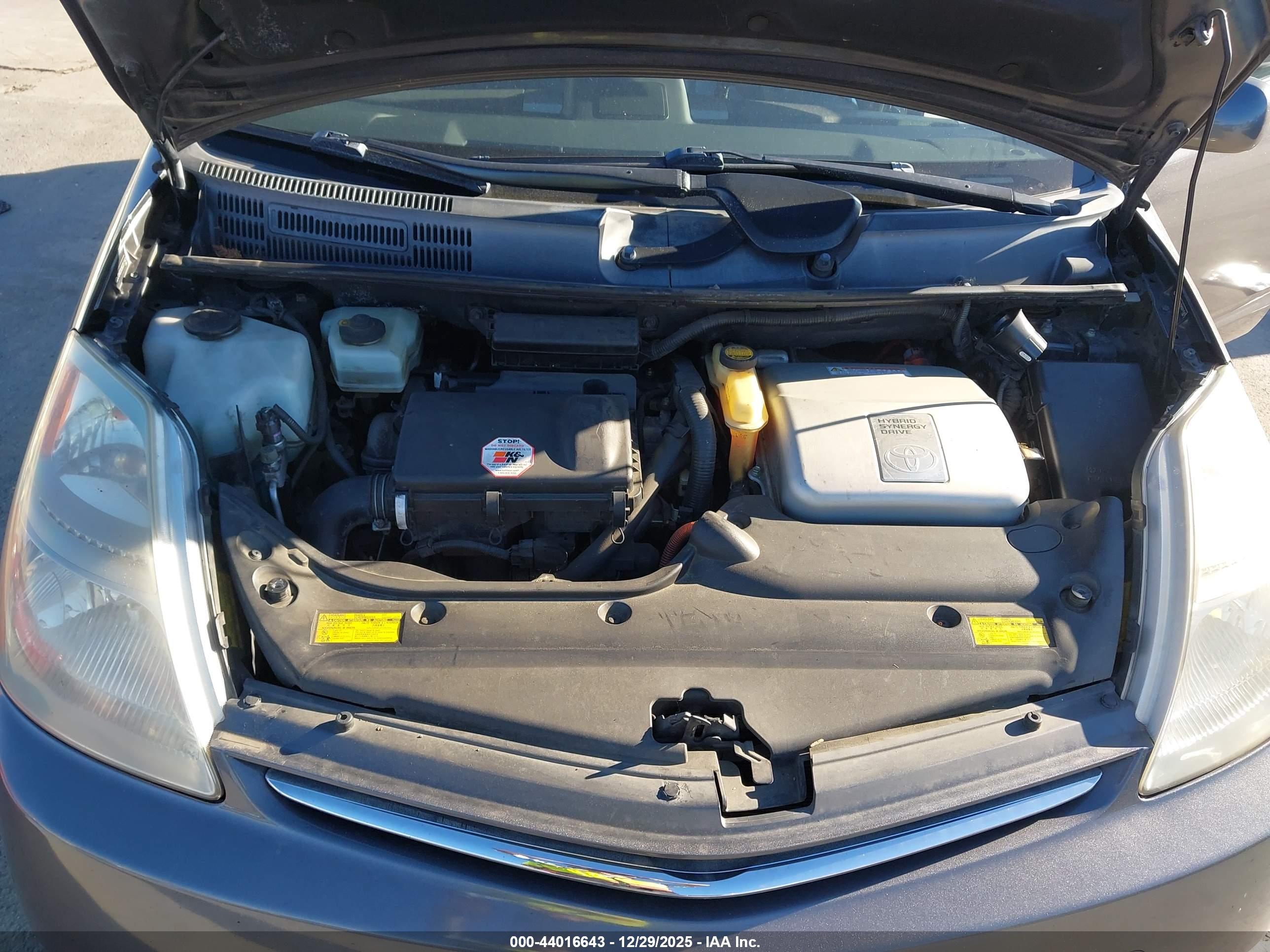 TOYOTA PRIUS image 10