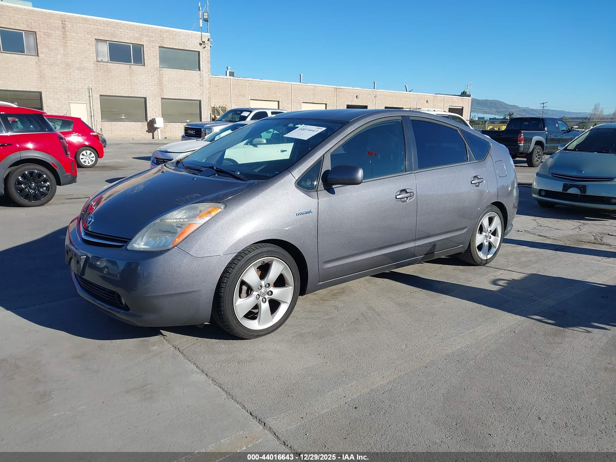 TOYOTA PRIUS image 2