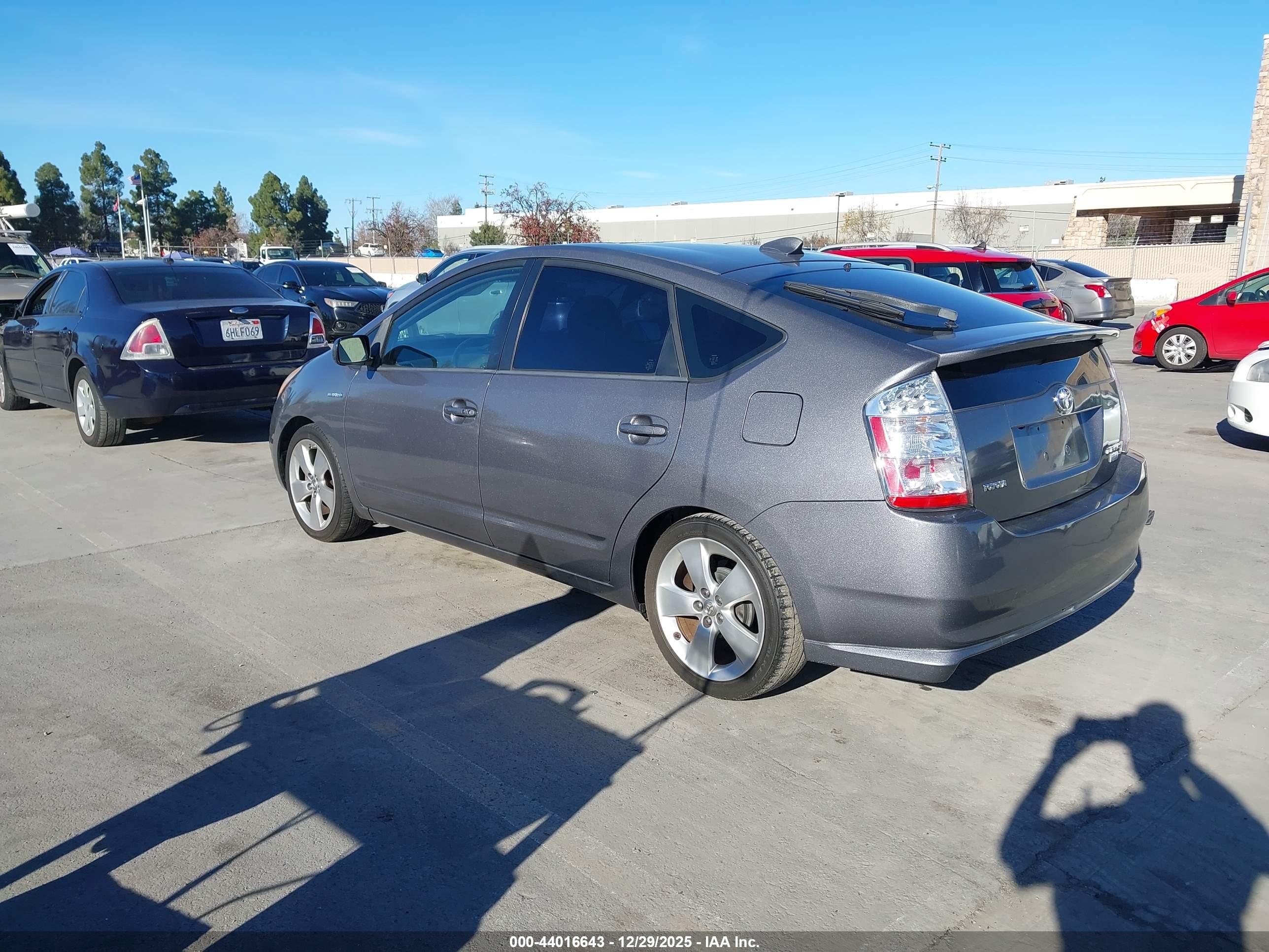 TOYOTA PRIUS image 3
