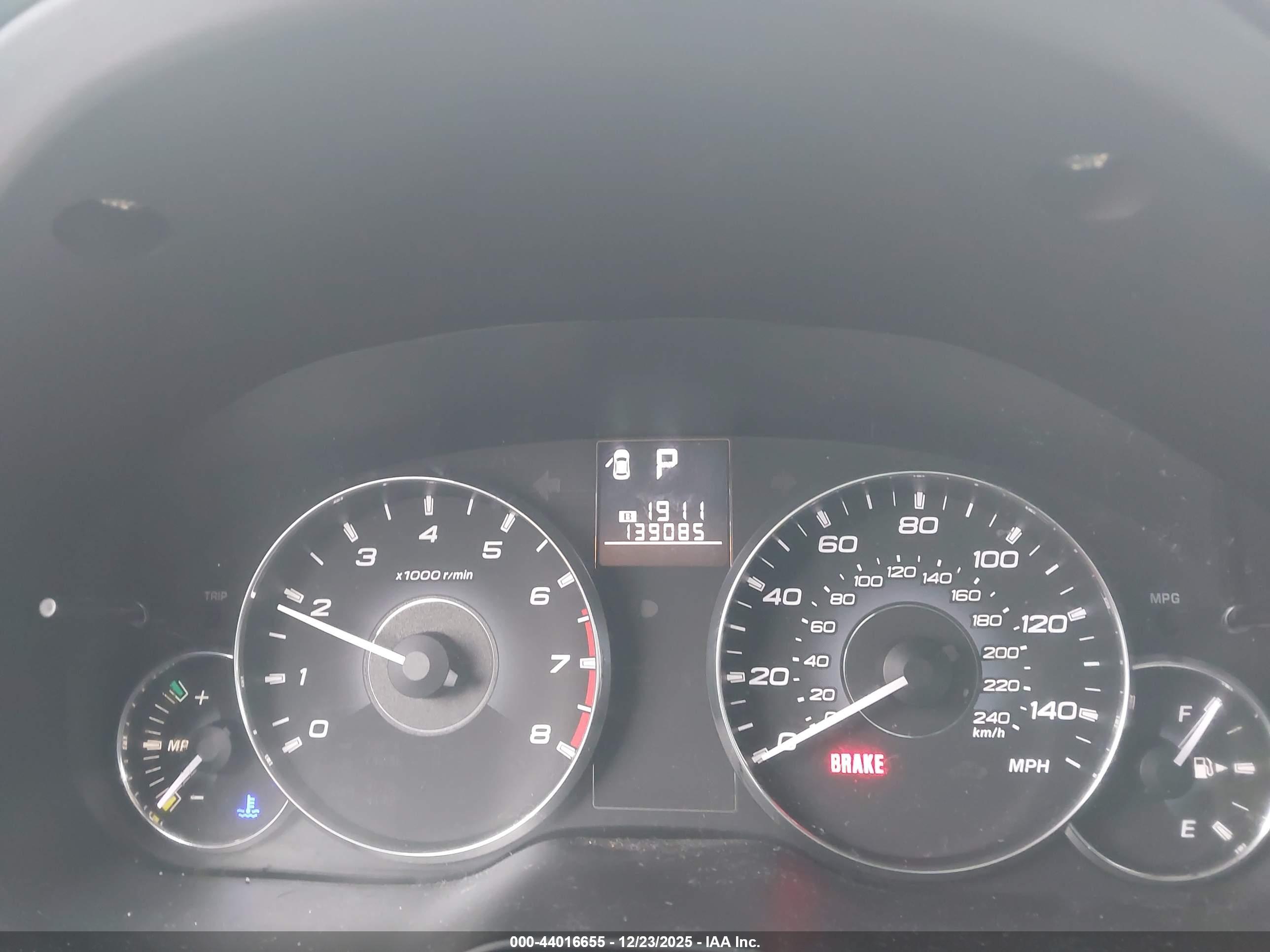 SUBARU OUTBACK image 7