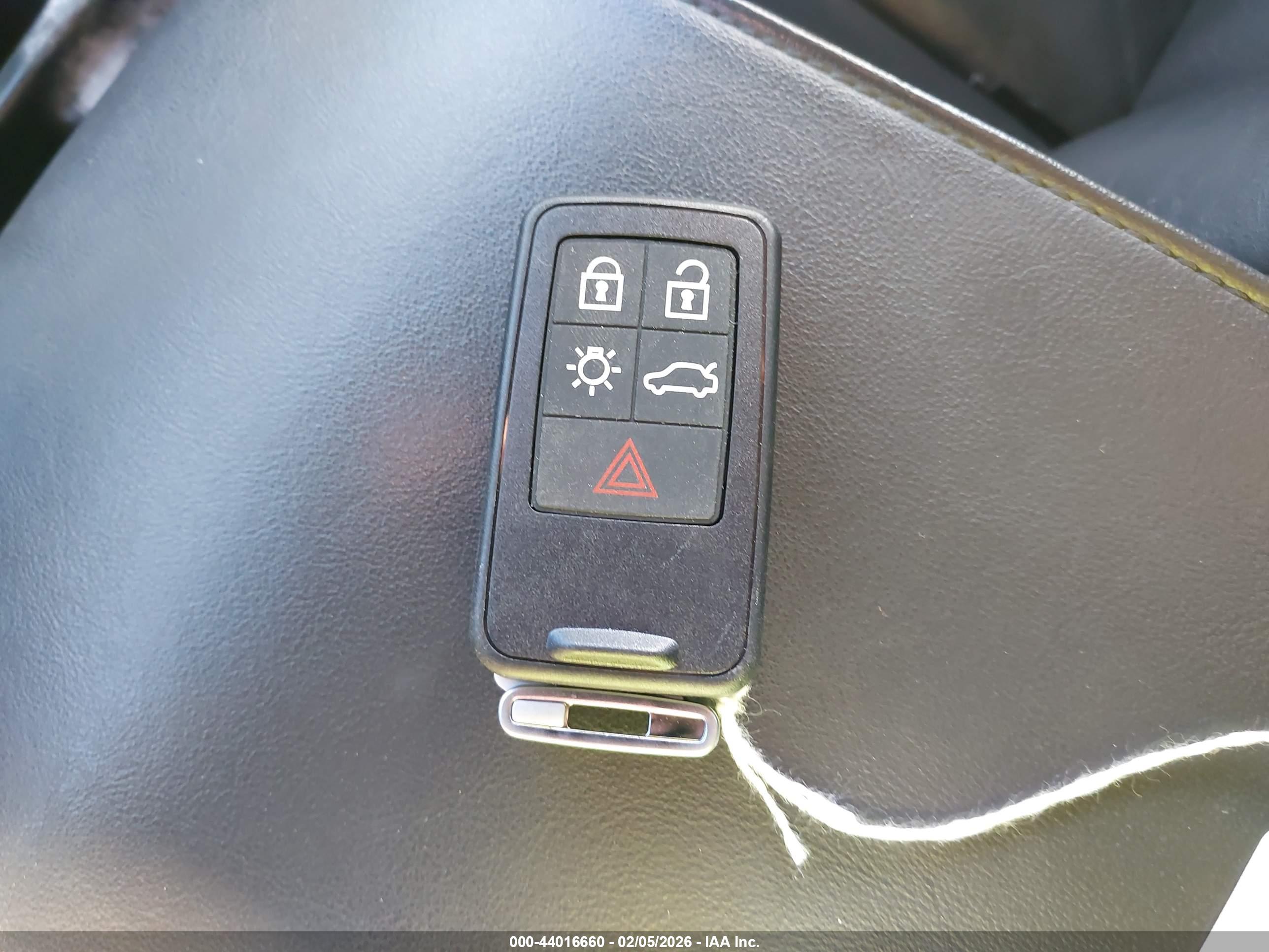 VOLVO S80 image 11