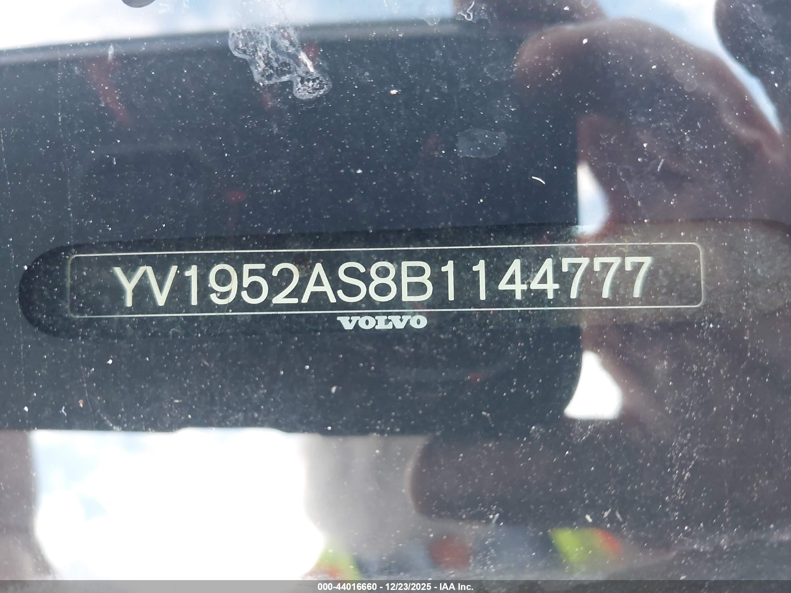 VOLVO S80 image 9