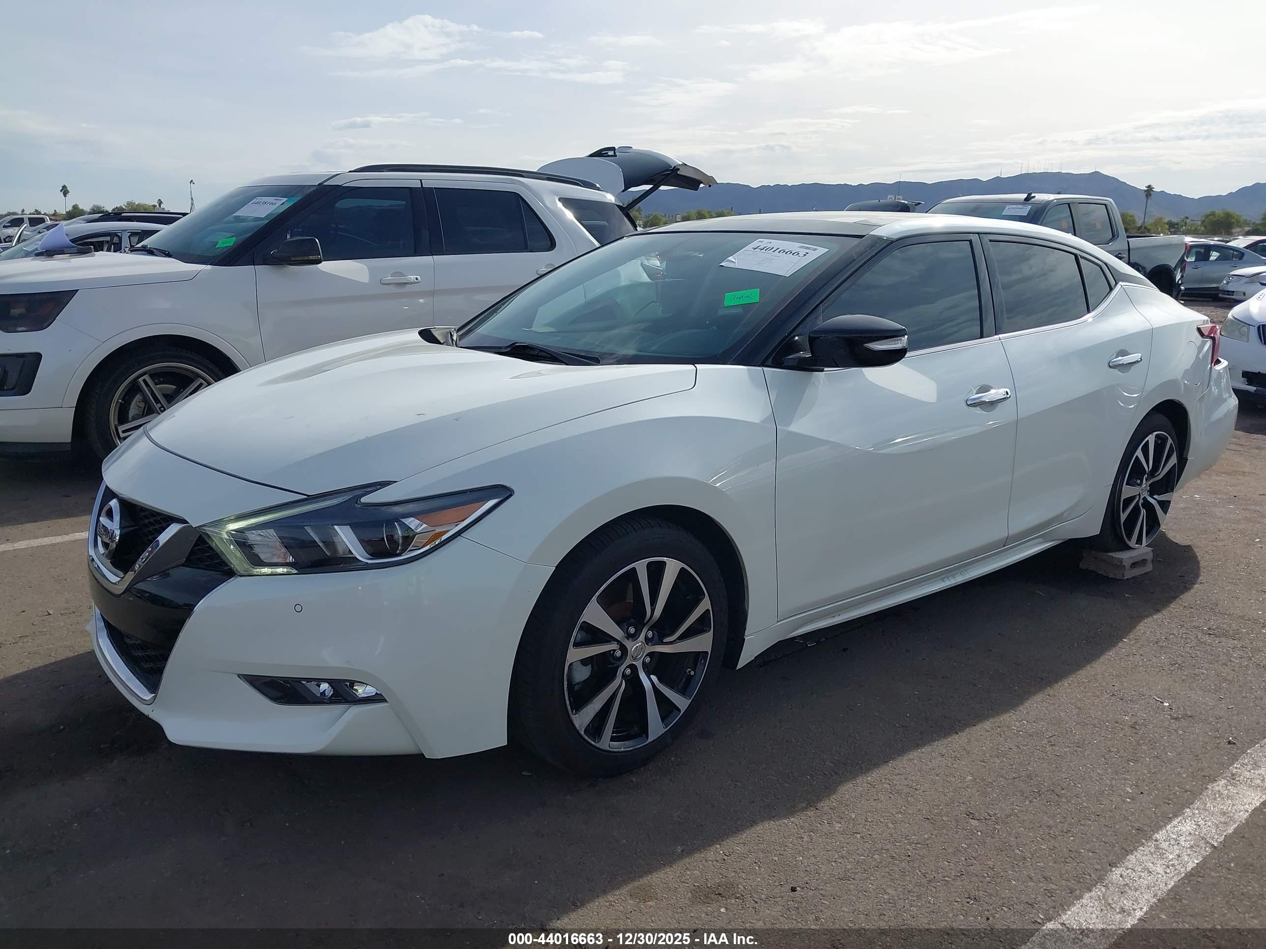 NISSAN MAXIMA image 2