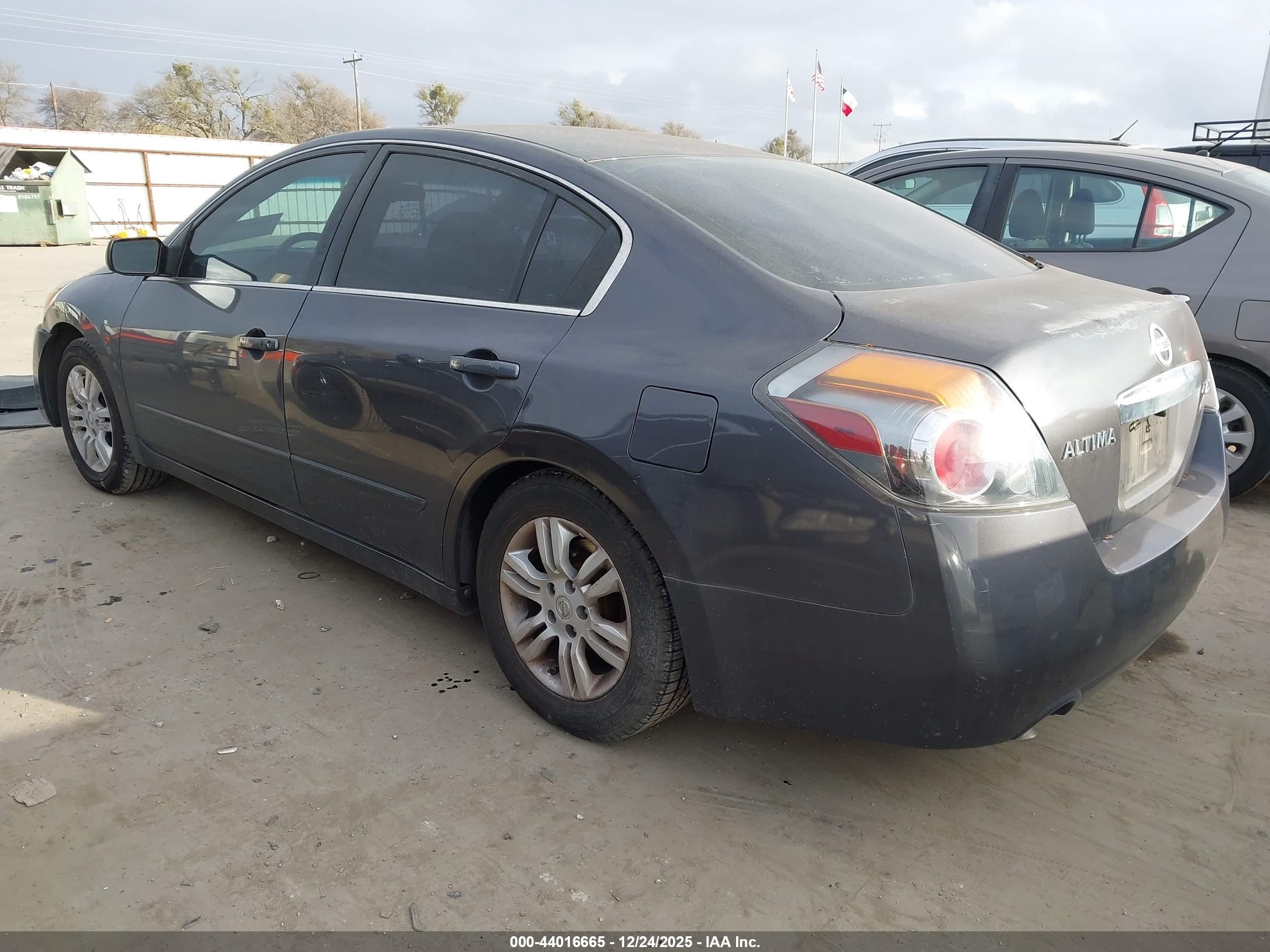 NISSAN ALTIMA image 3