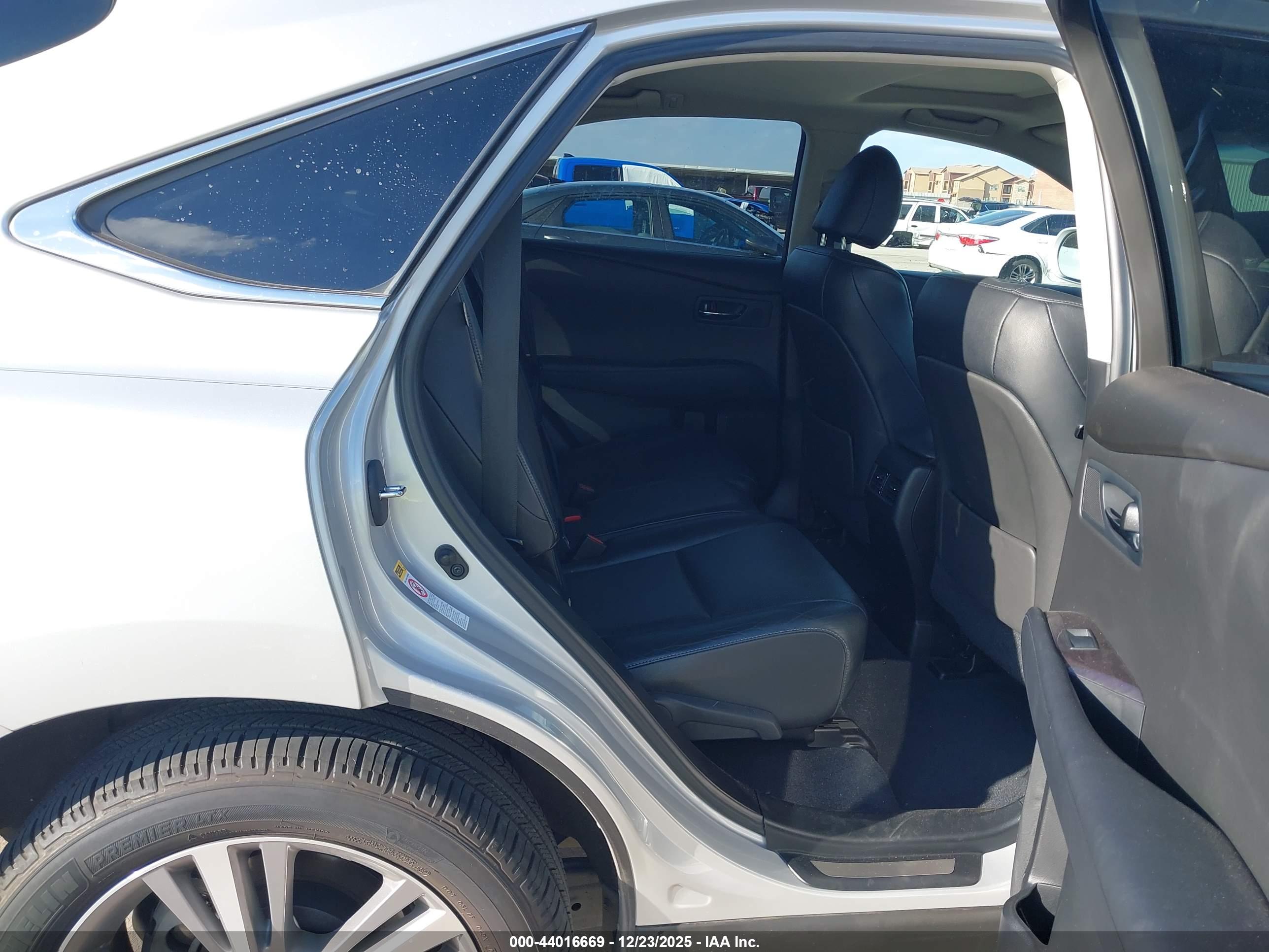 LEXUS RX image 8