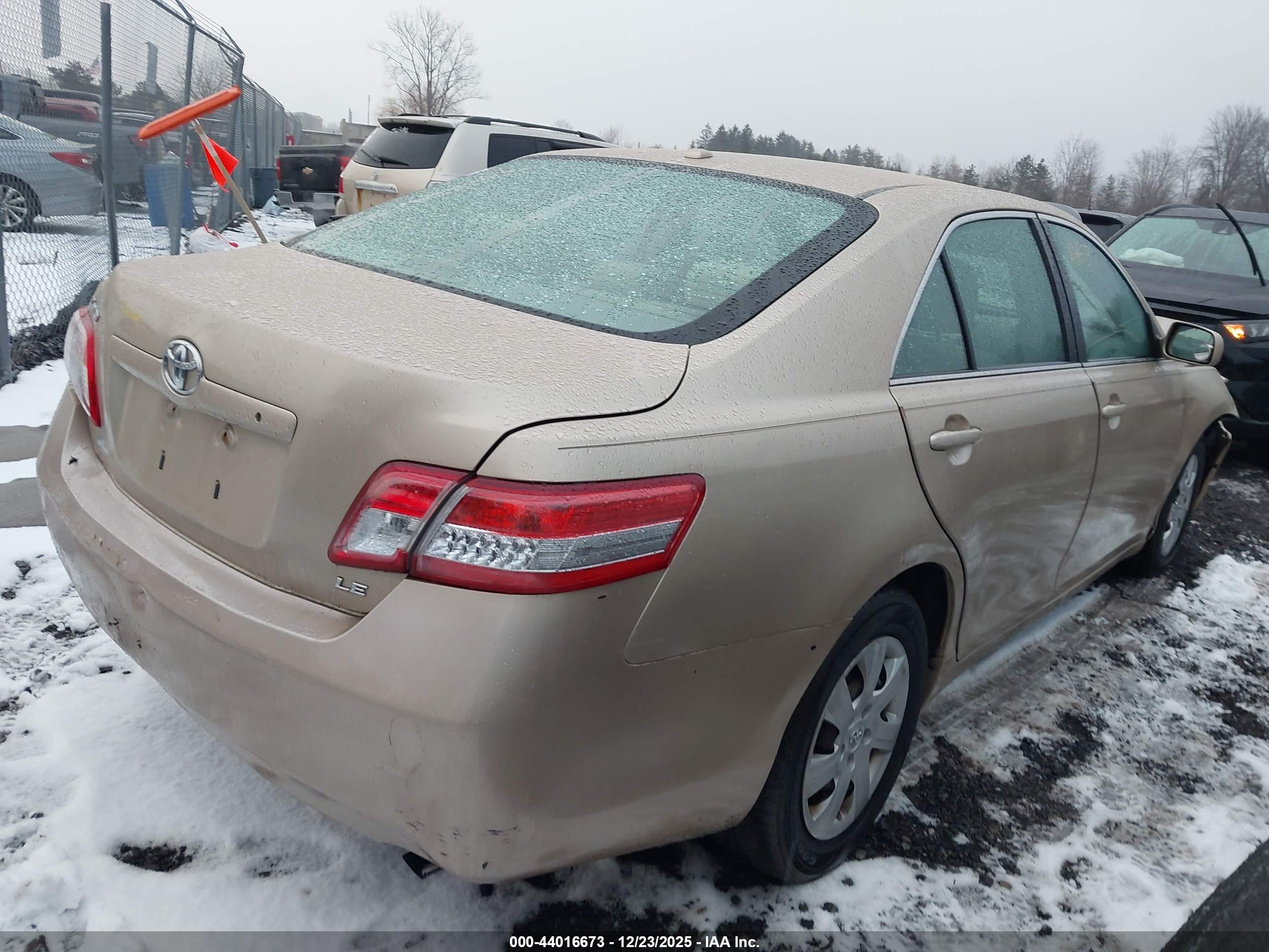 TOYOTA CAMRY image 4