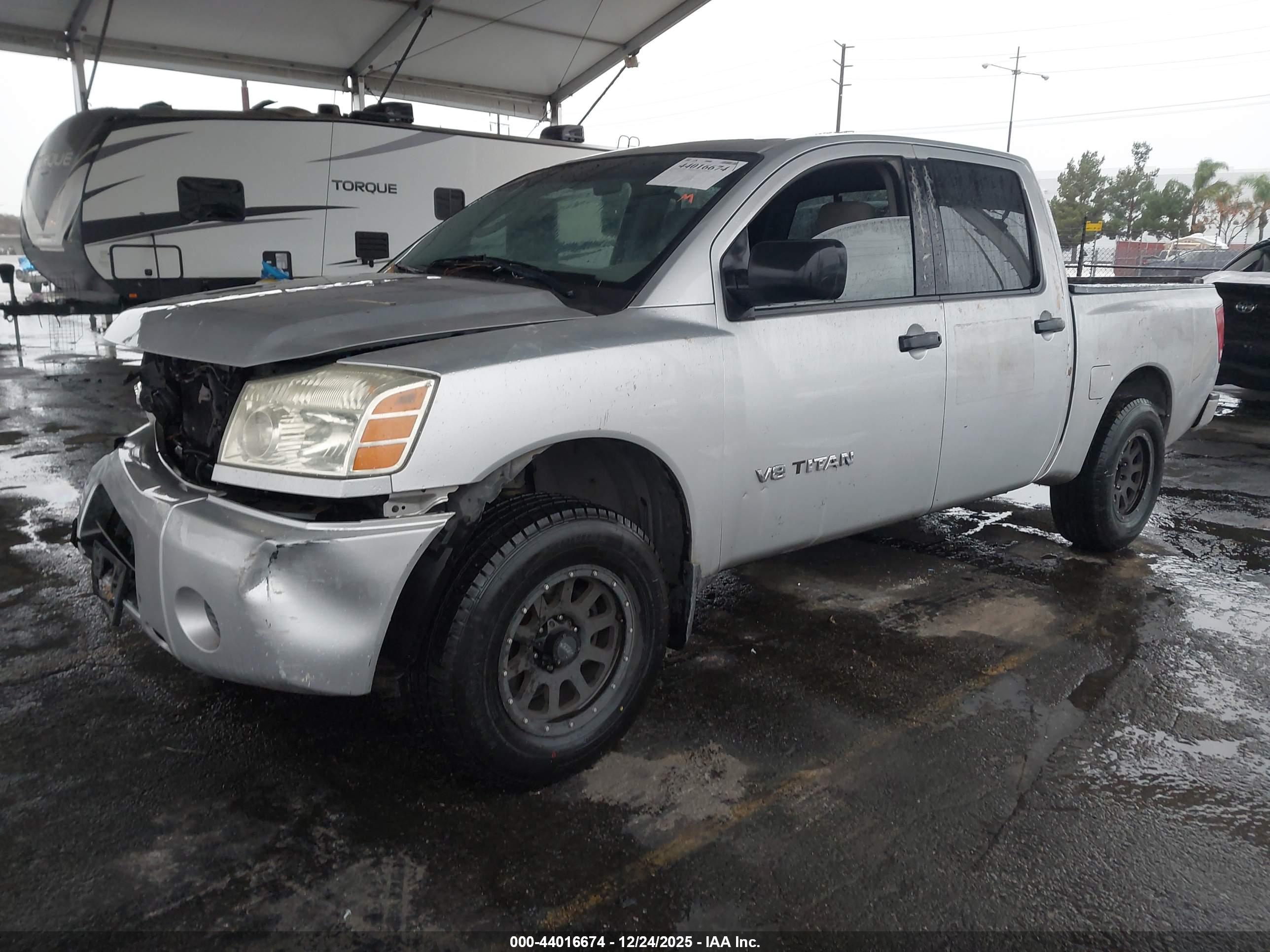 NISSAN TITAN image 2