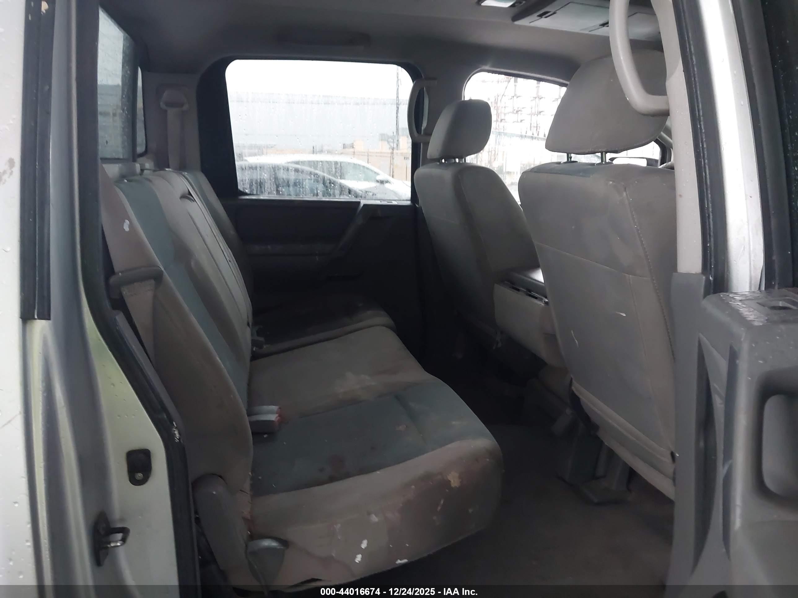 NISSAN TITAN image 8