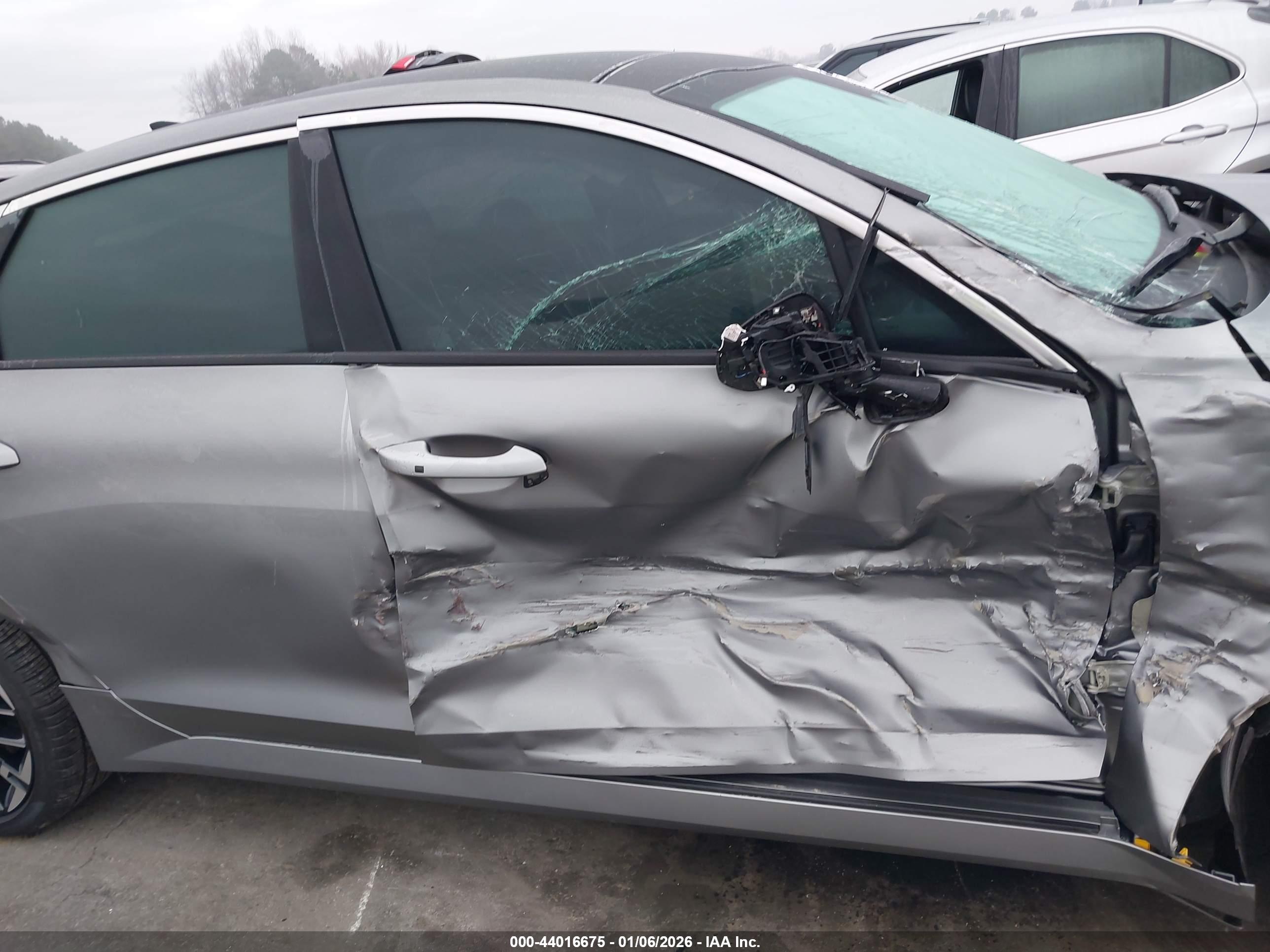 KIA K5 image 6