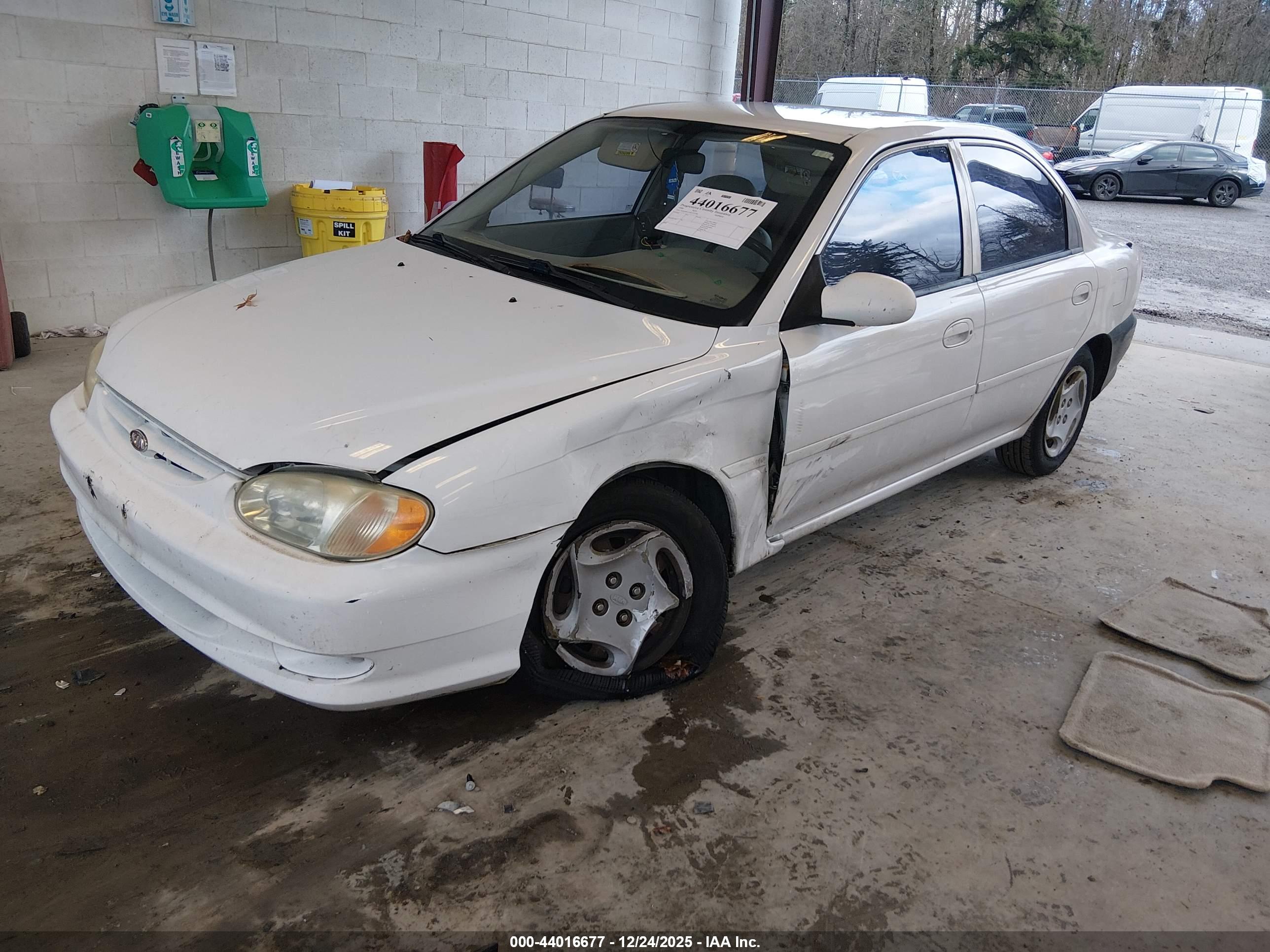 KIA SEPHIA image 2