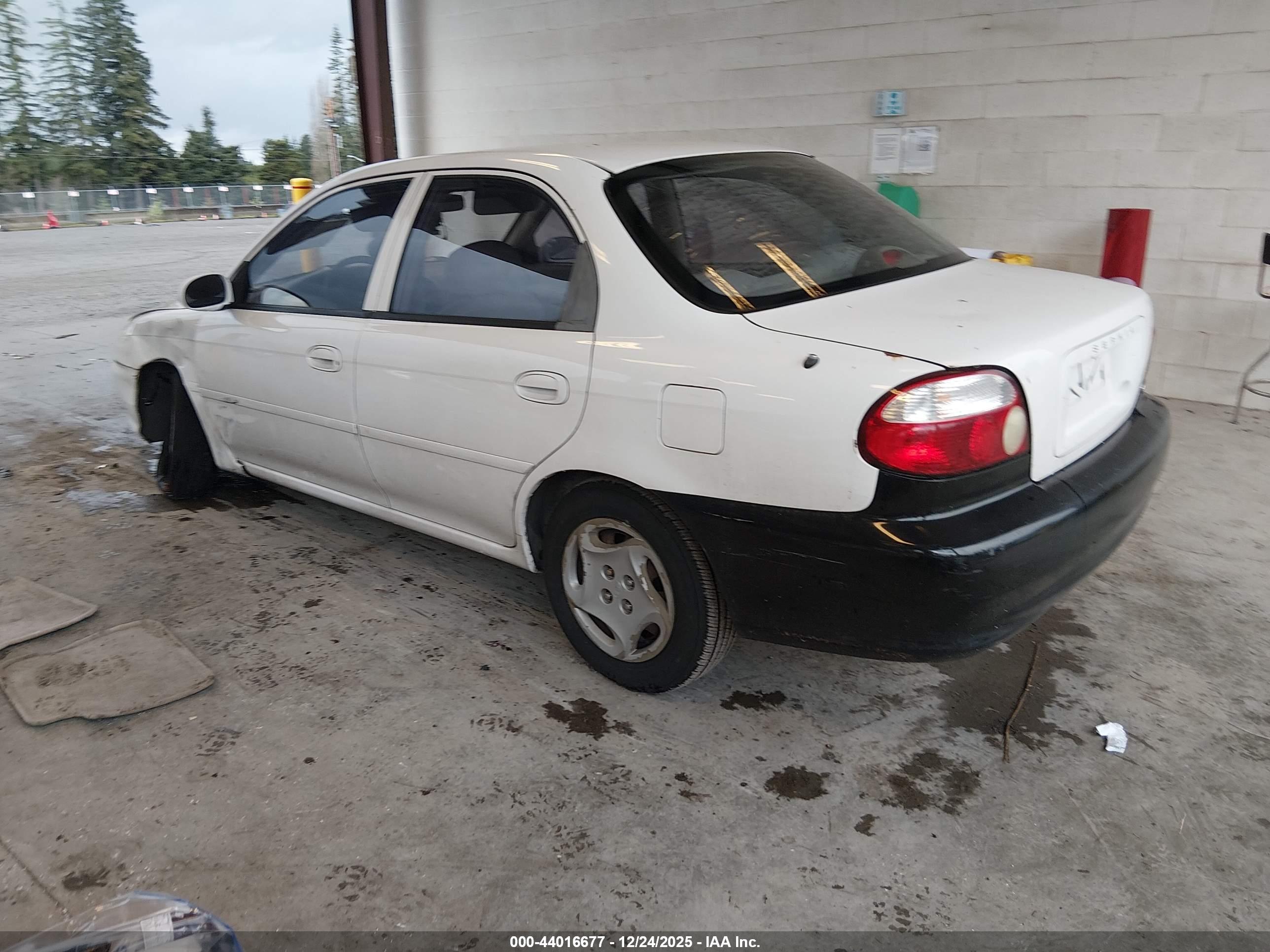 KIA SEPHIA image 3