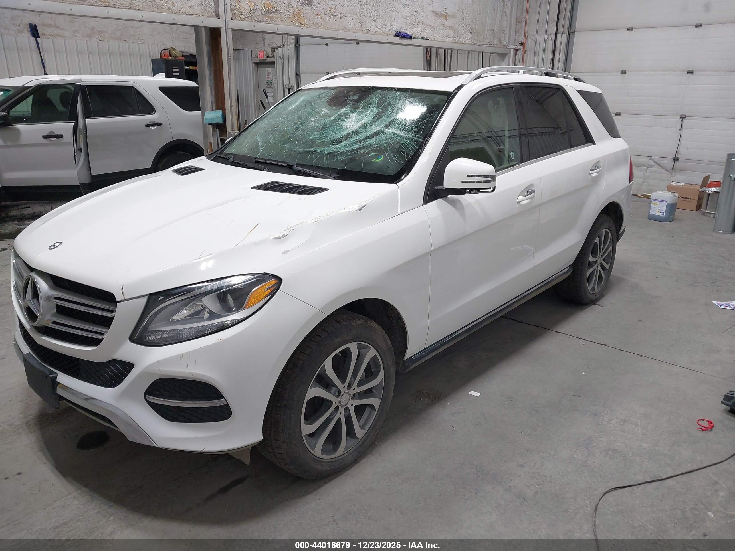 MERCEDES-BENZ GLE image 2