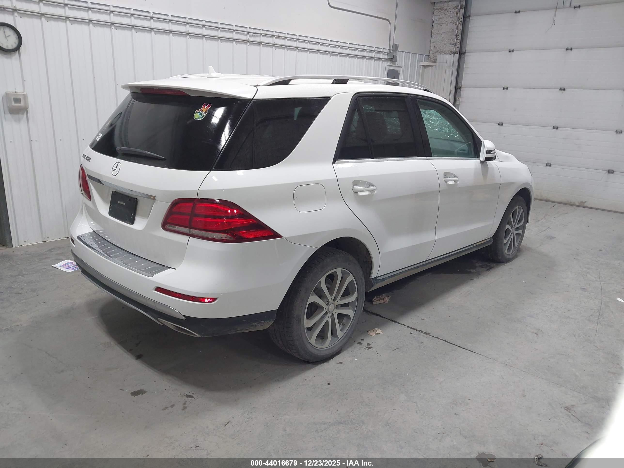 MERCEDES-BENZ GLE image 4