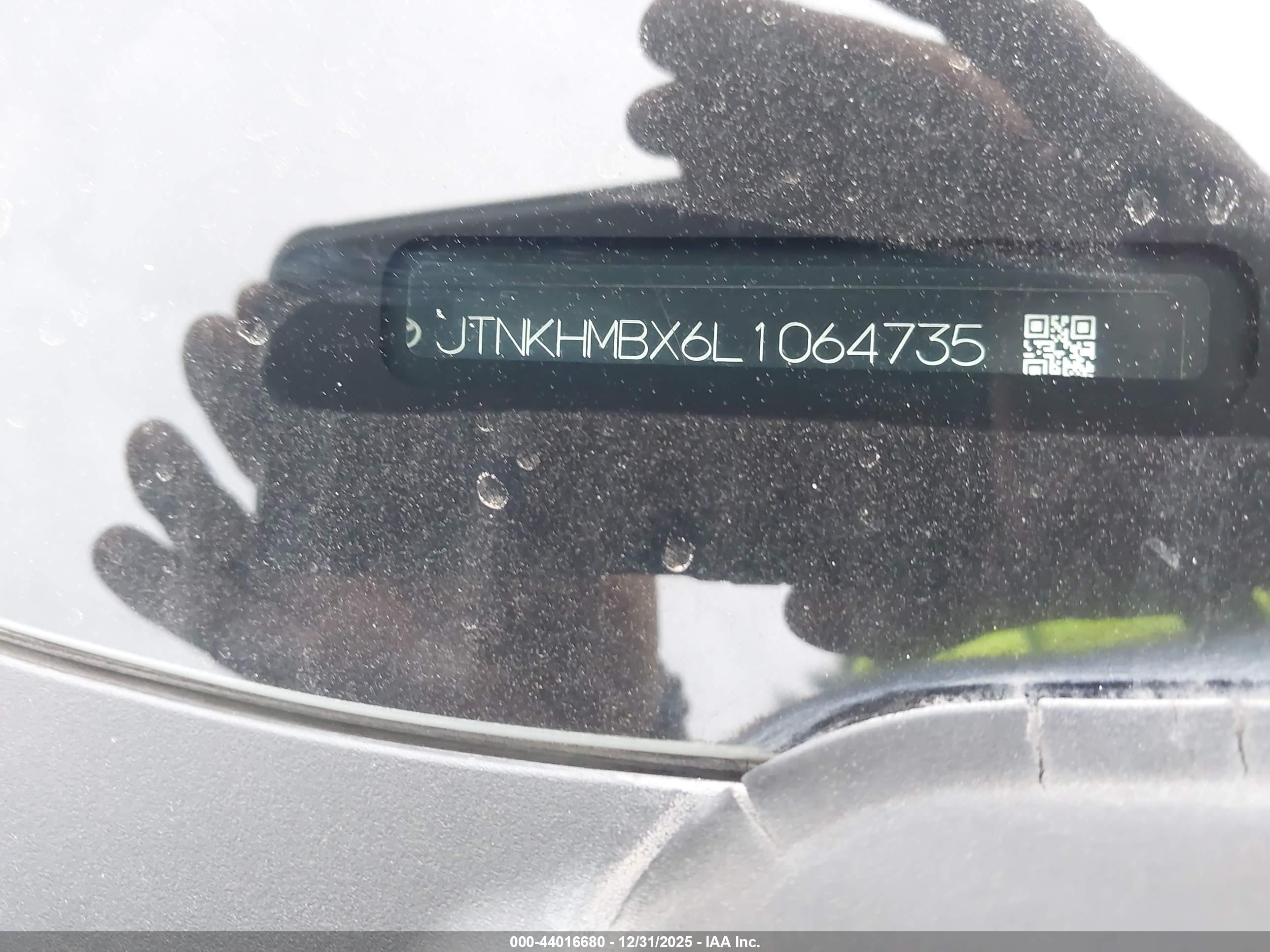 TOYOTA C-HR image 9