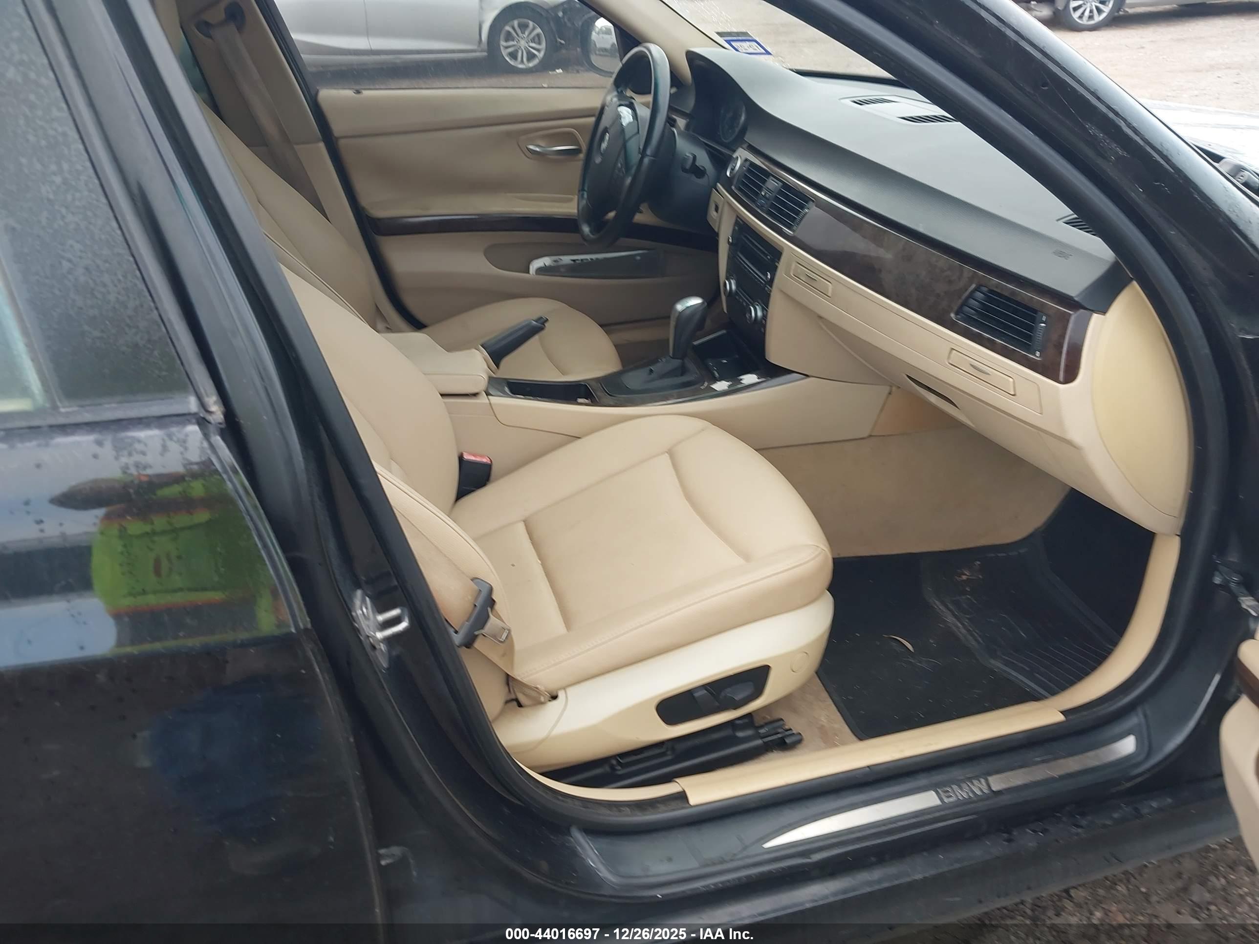 BMW 328I image 5