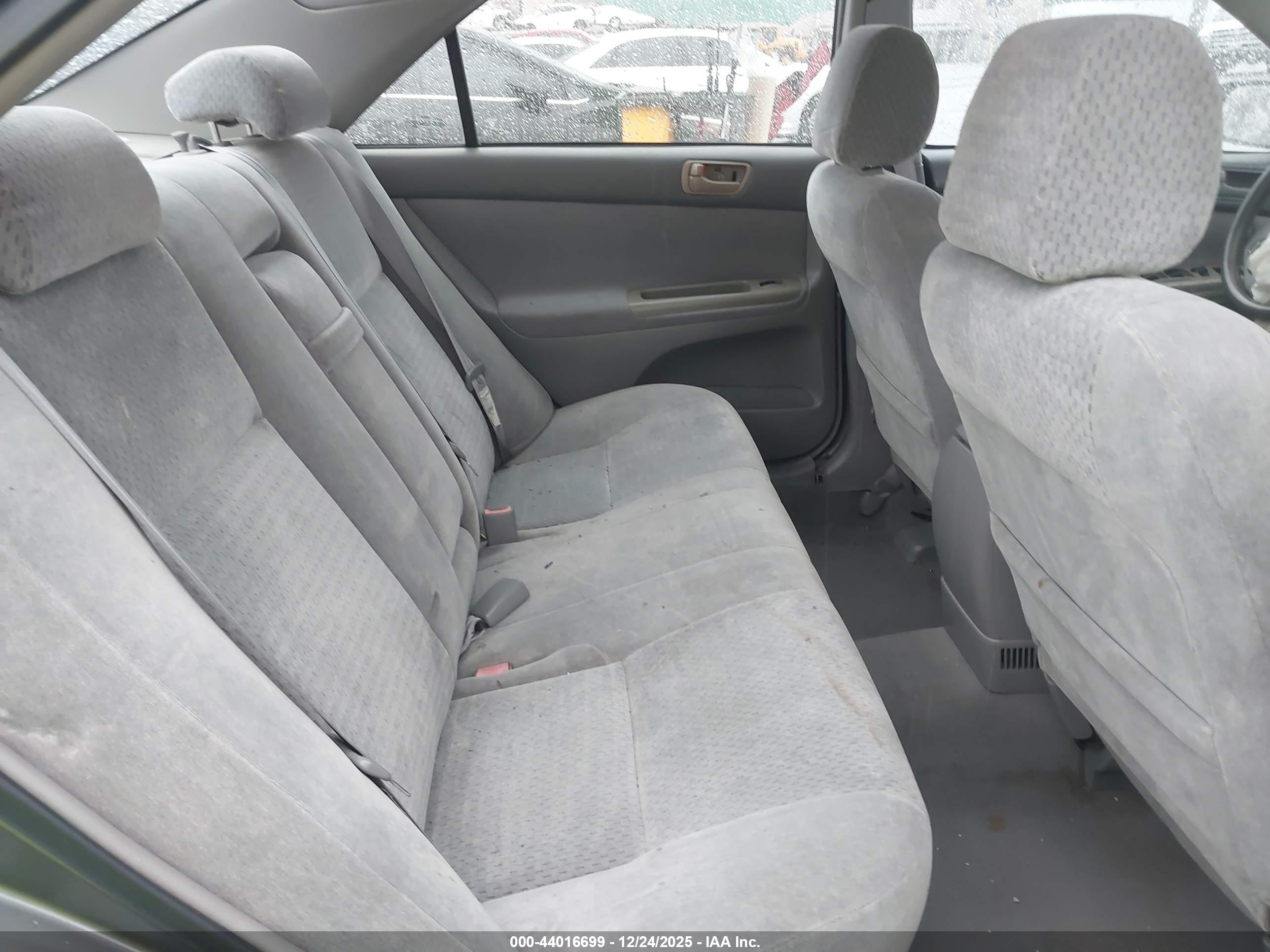 TOYOTA CAMRY image 8