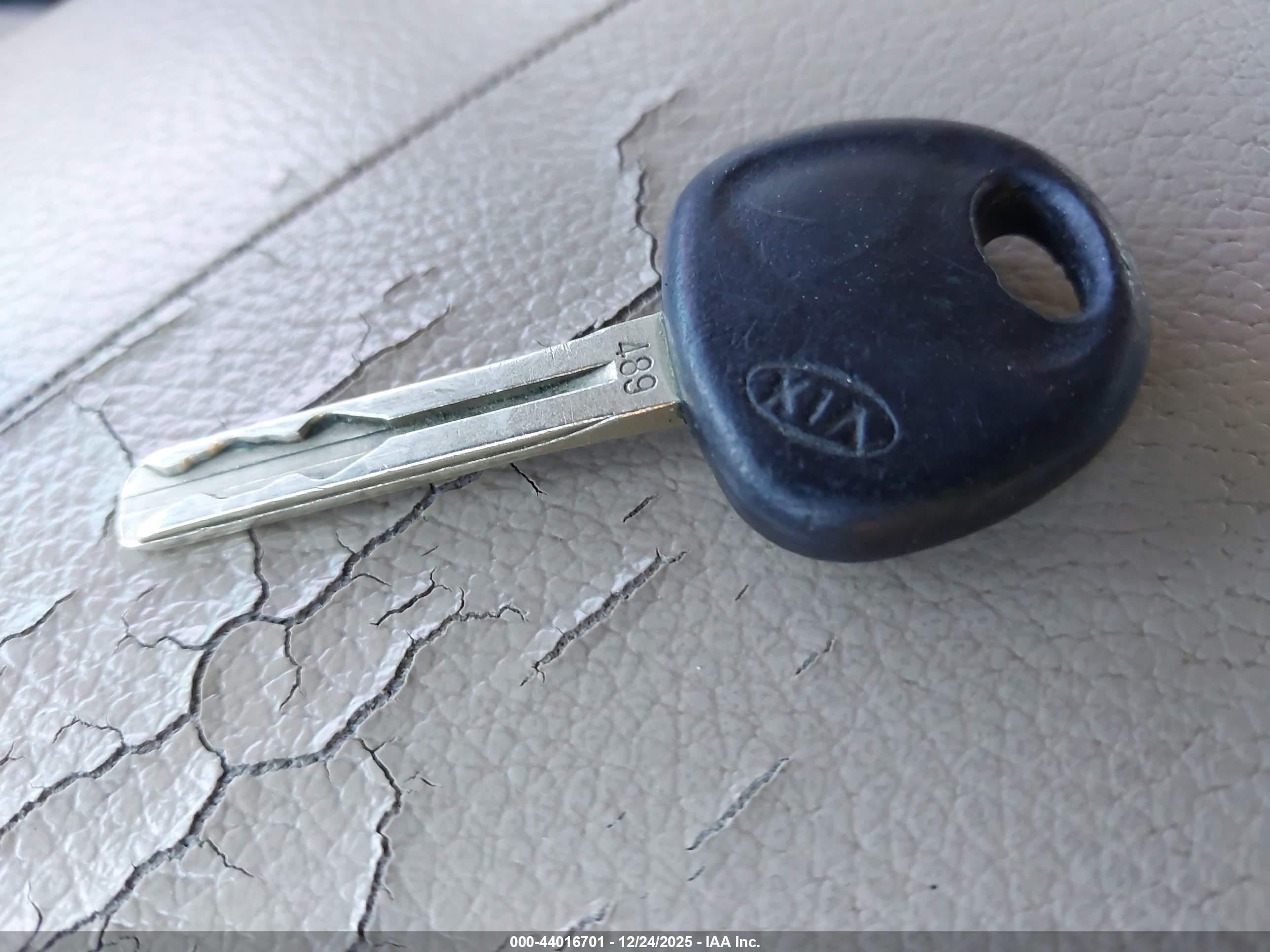 KIA SORENTO image 11