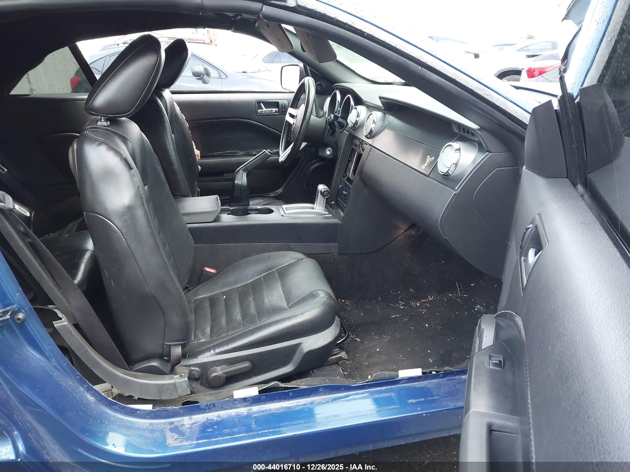 FORD MUSTANG image 5