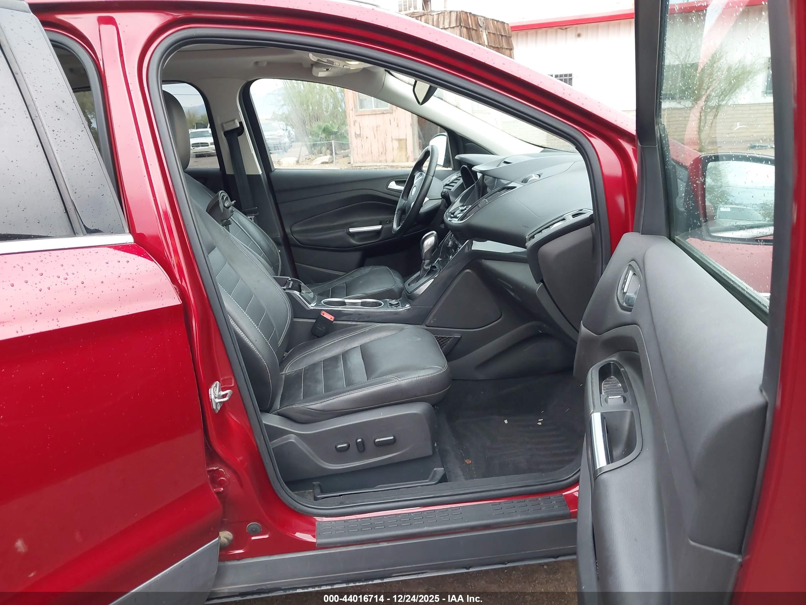 FORD ESCAPE image 5