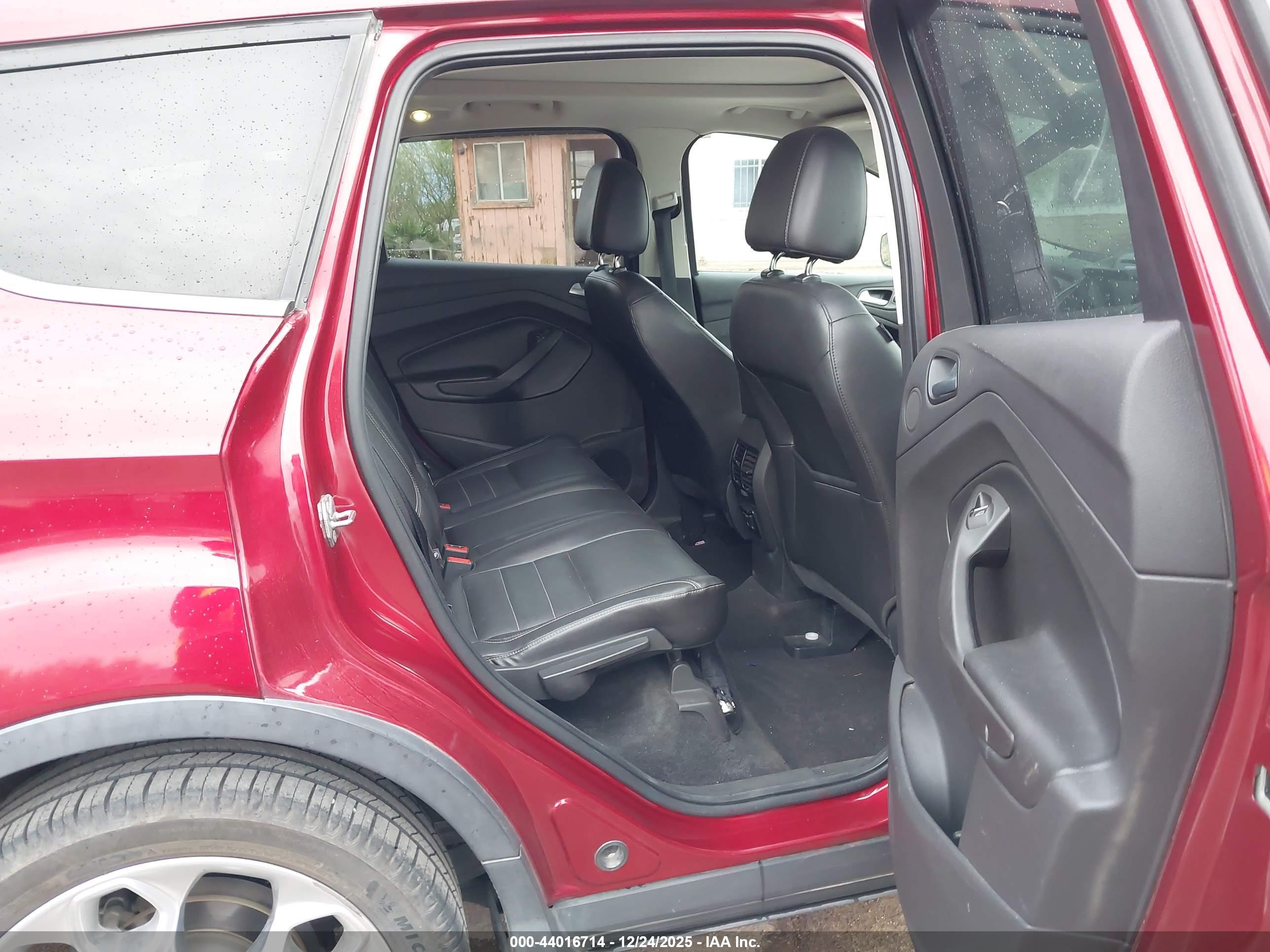 FORD ESCAPE image 8