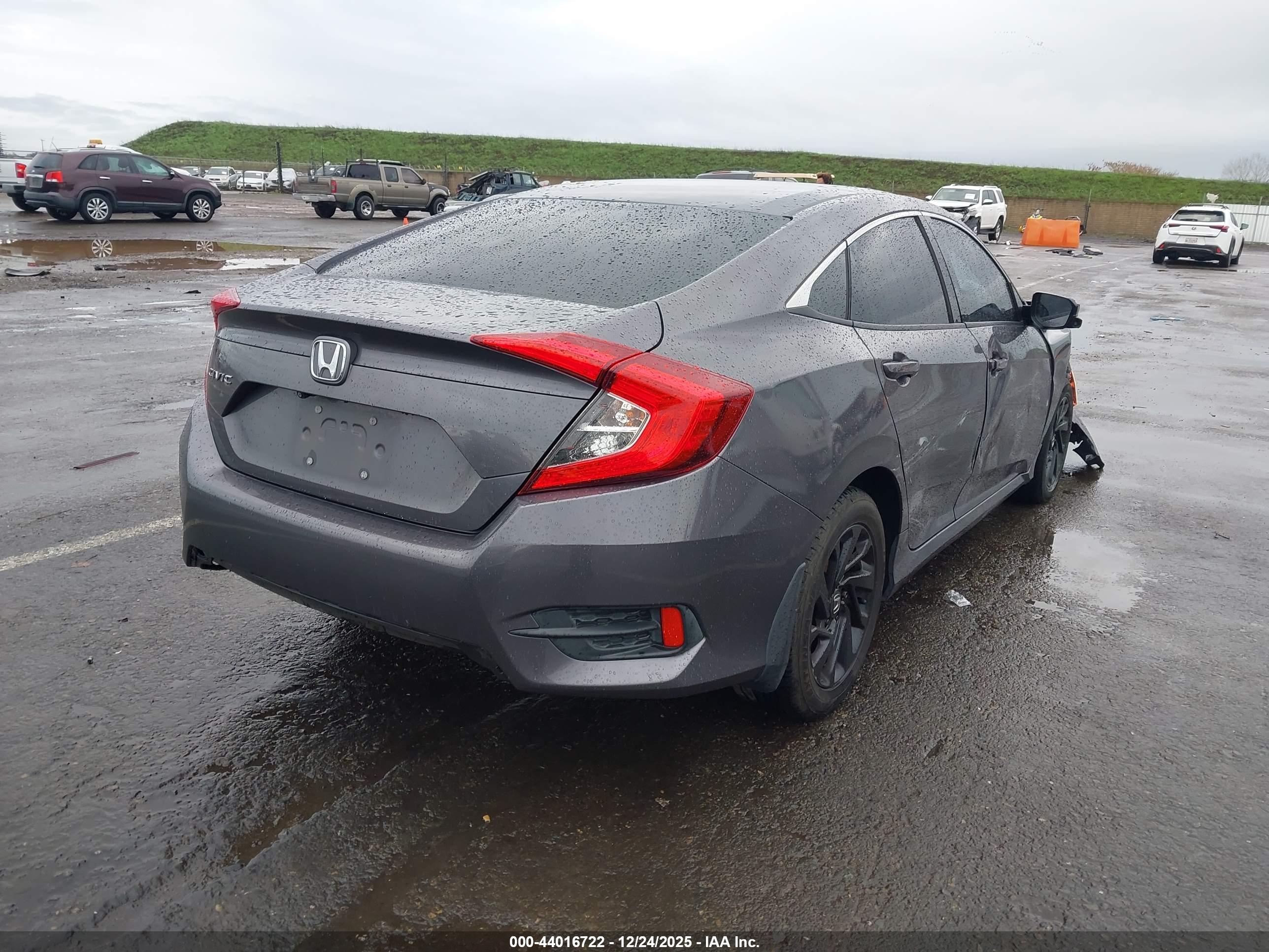 HONDA CIVIC image 4