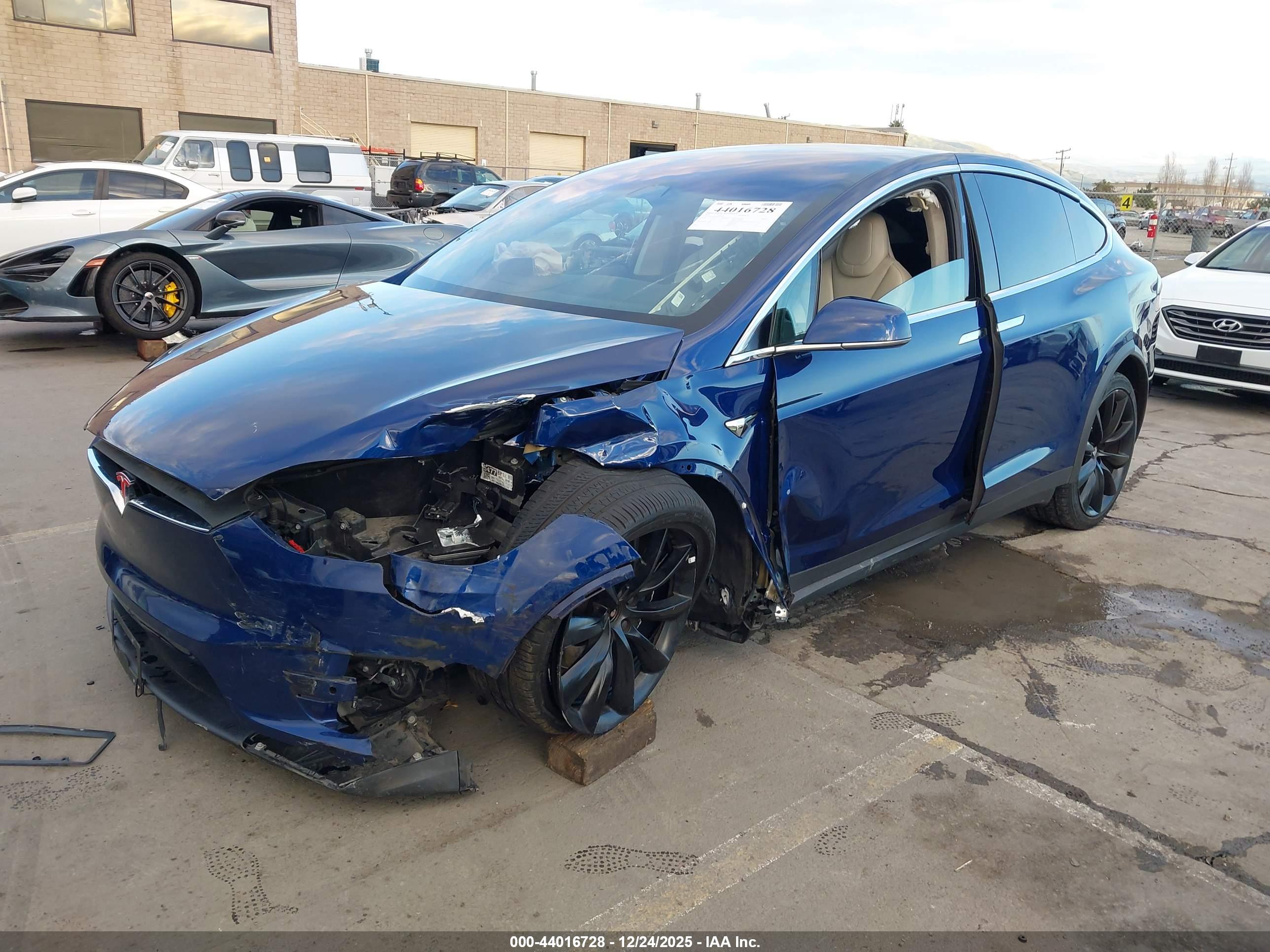 TESLA MODEL image 2
