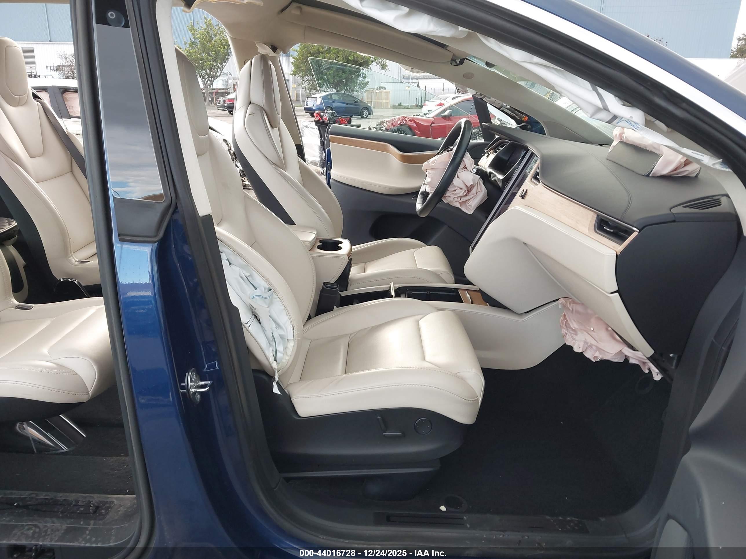 TESLA MODEL image 5