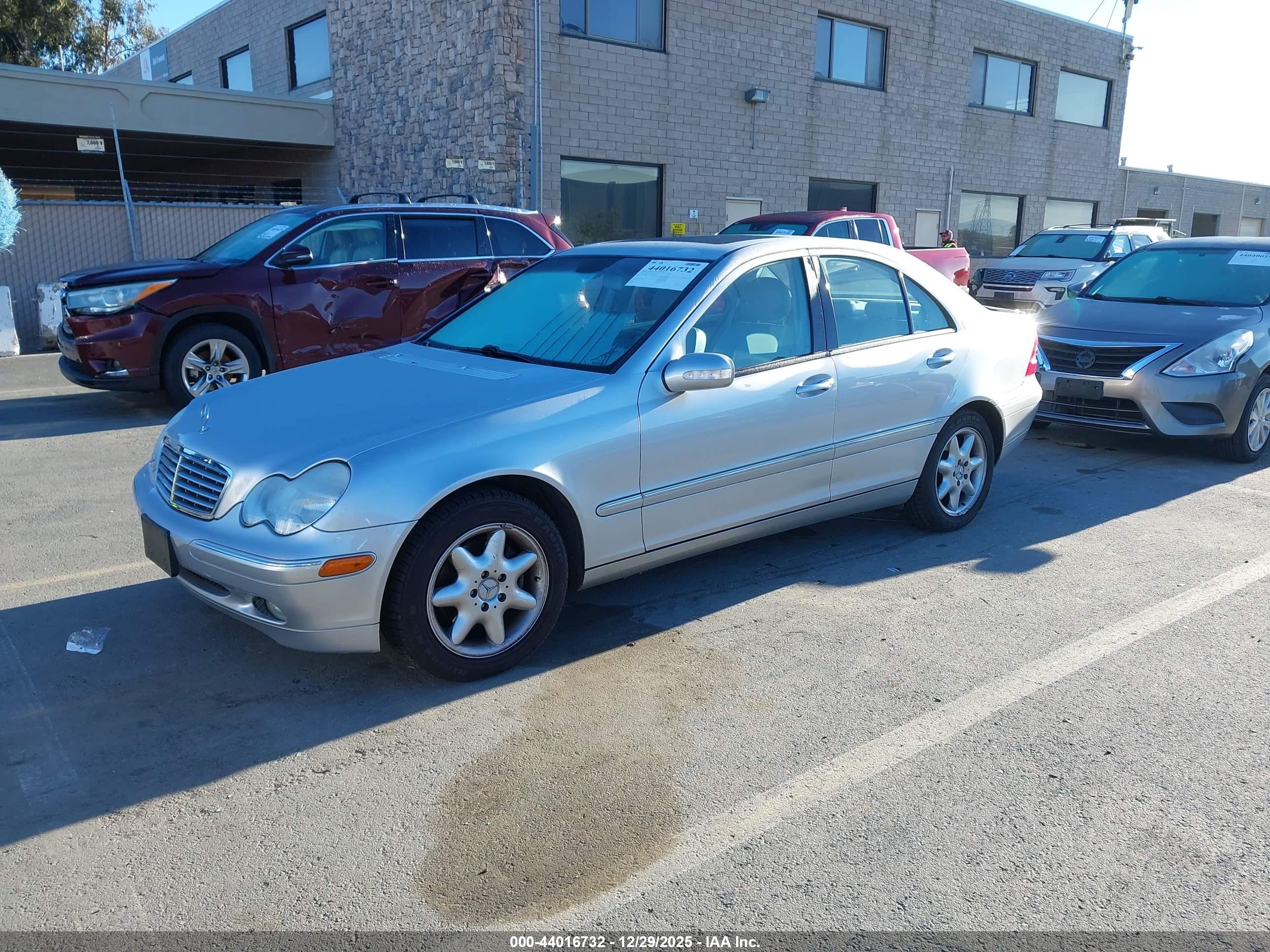 MERCEDES-BENZ C image 2