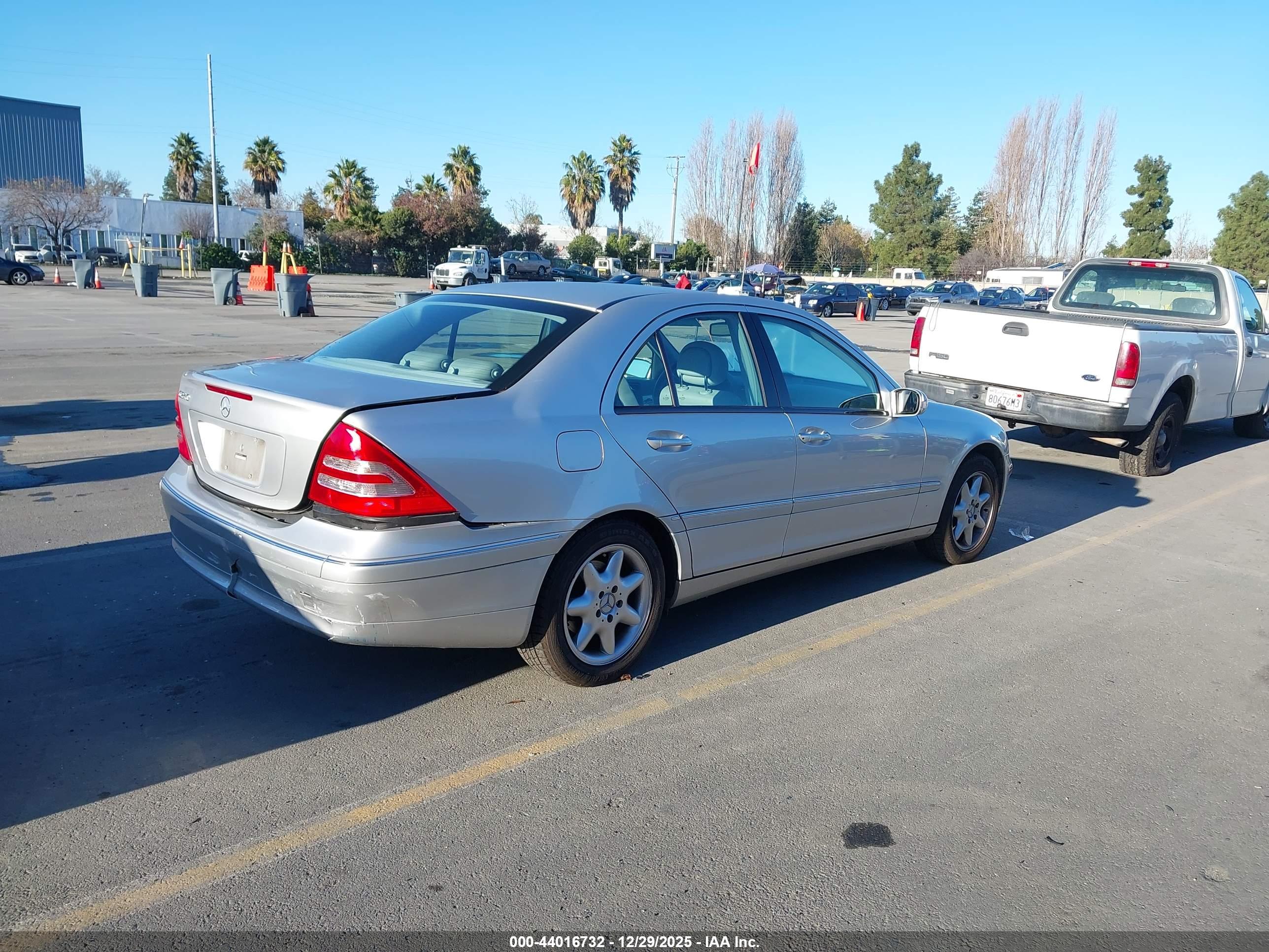 MERCEDES-BENZ C image 4