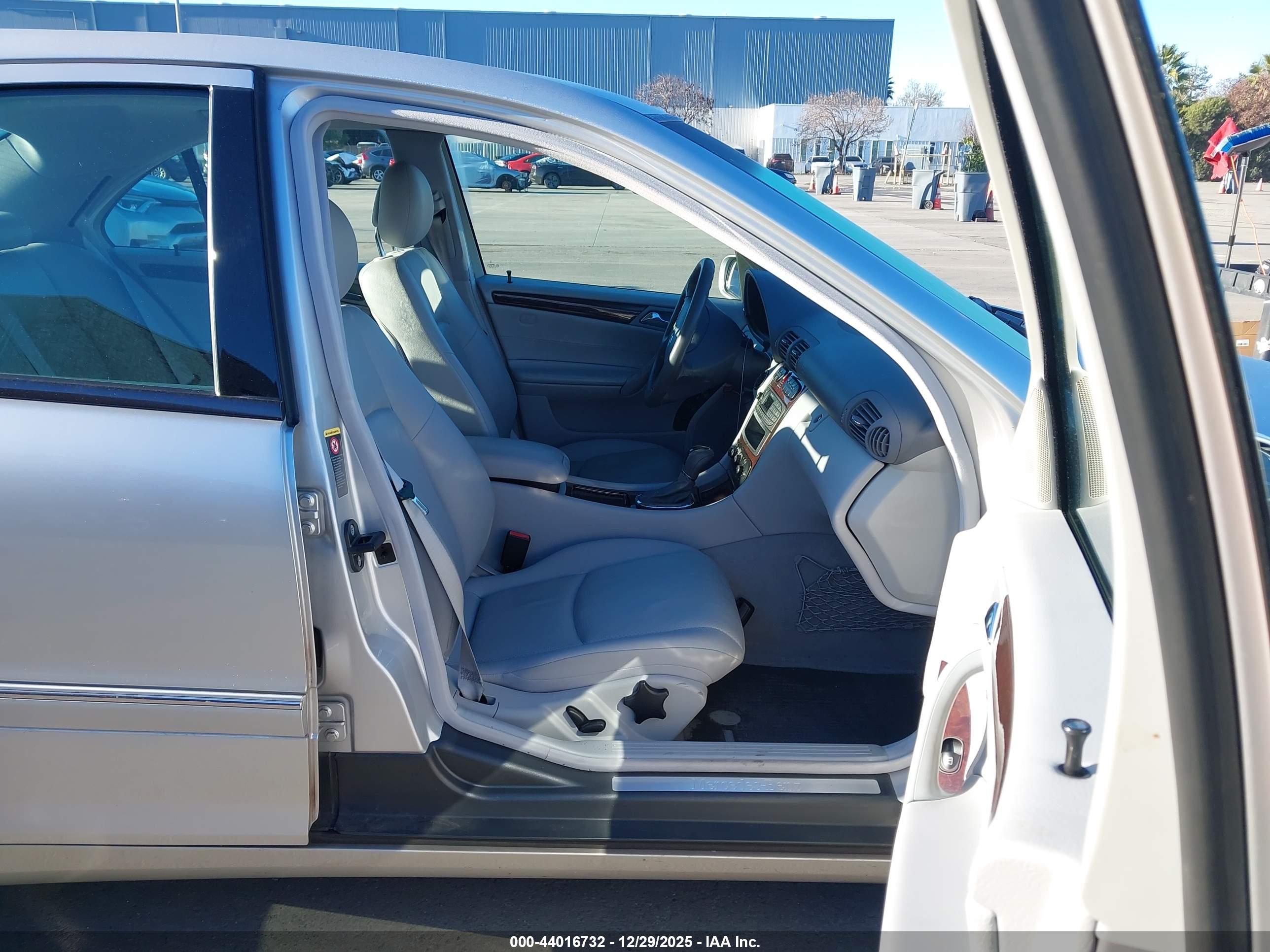 MERCEDES-BENZ C image 5