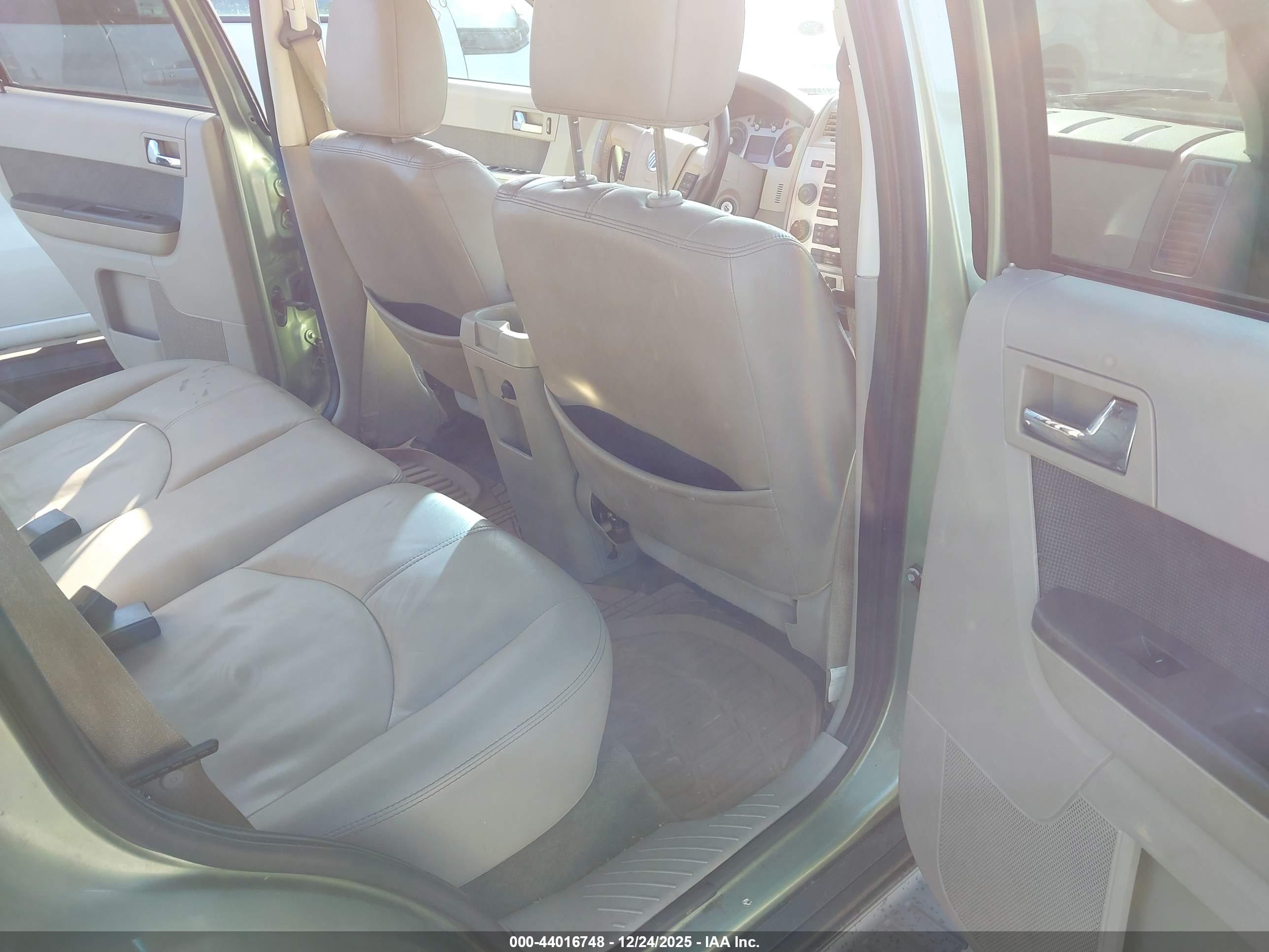 MERCURY MARINER image 8