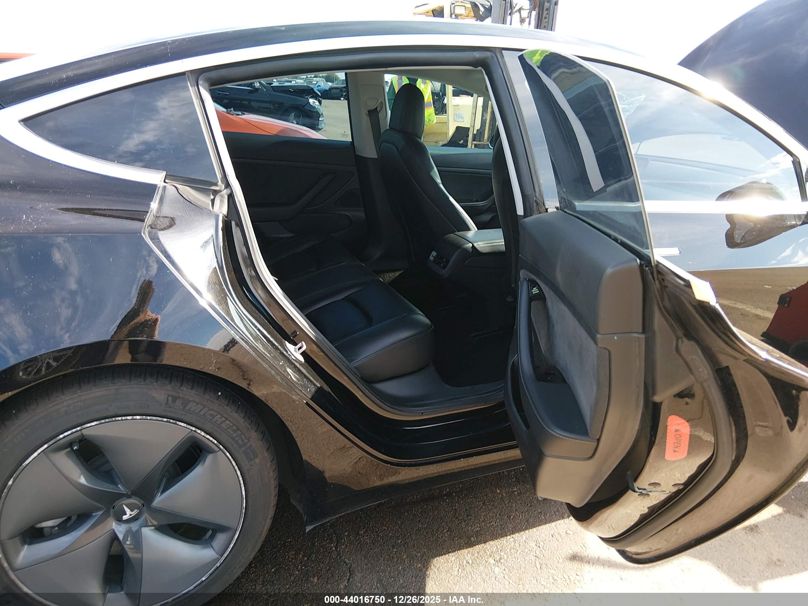 TESLA MODEL image 8