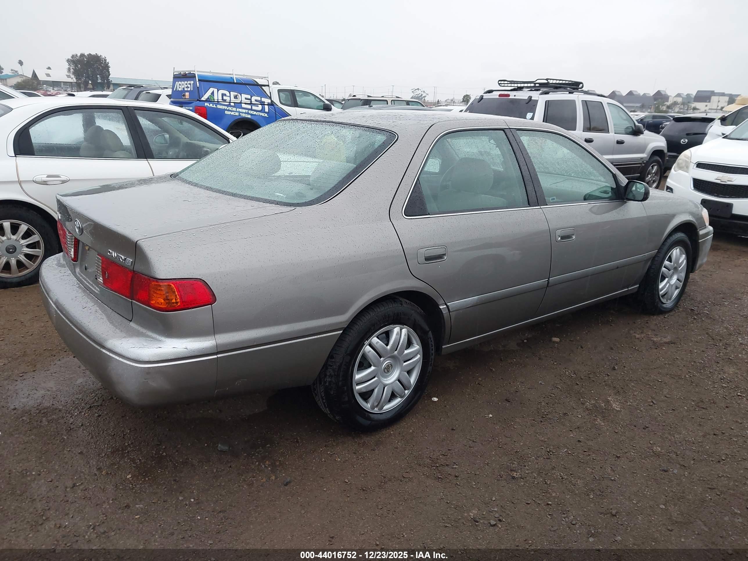 TOYOTA CAMRY image 4