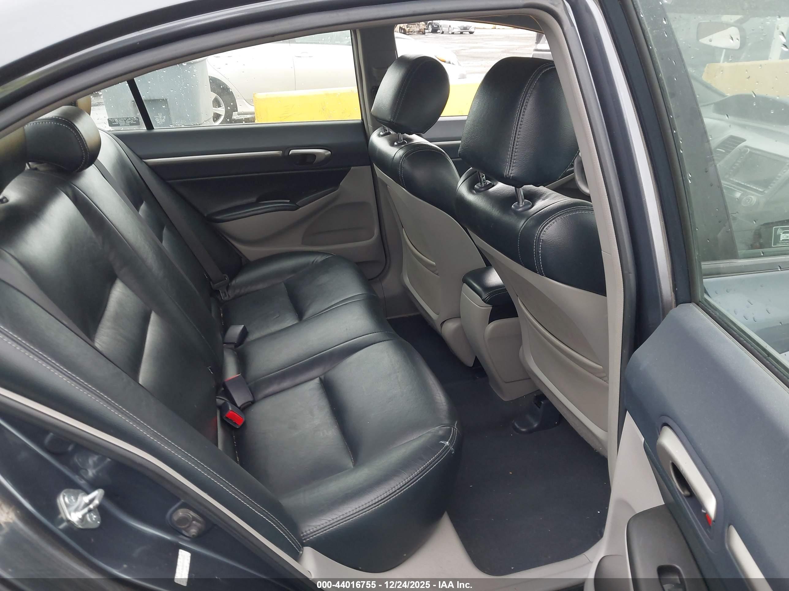 HONDA CIVIC image 8