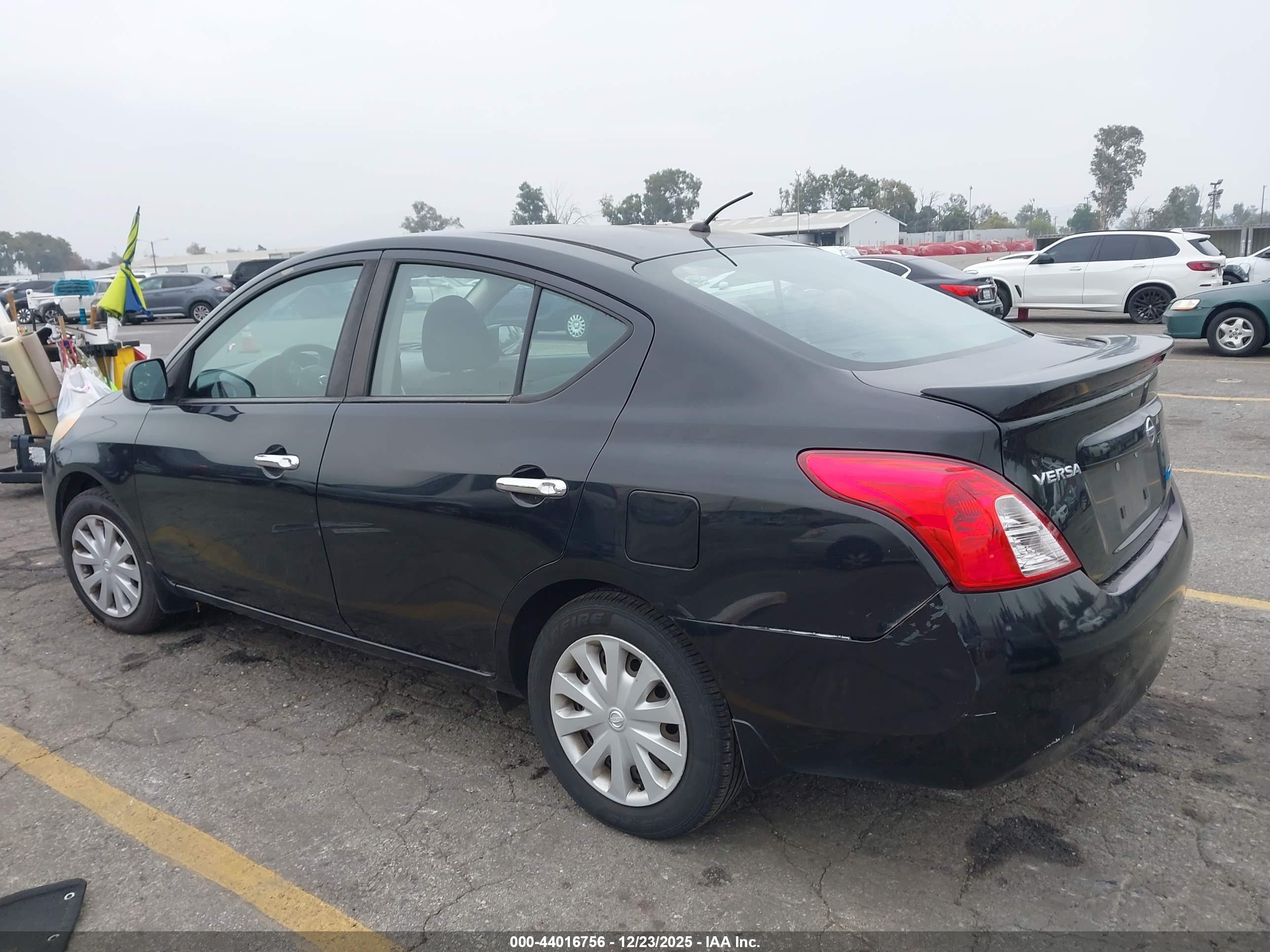 NISSAN VERSA image 3