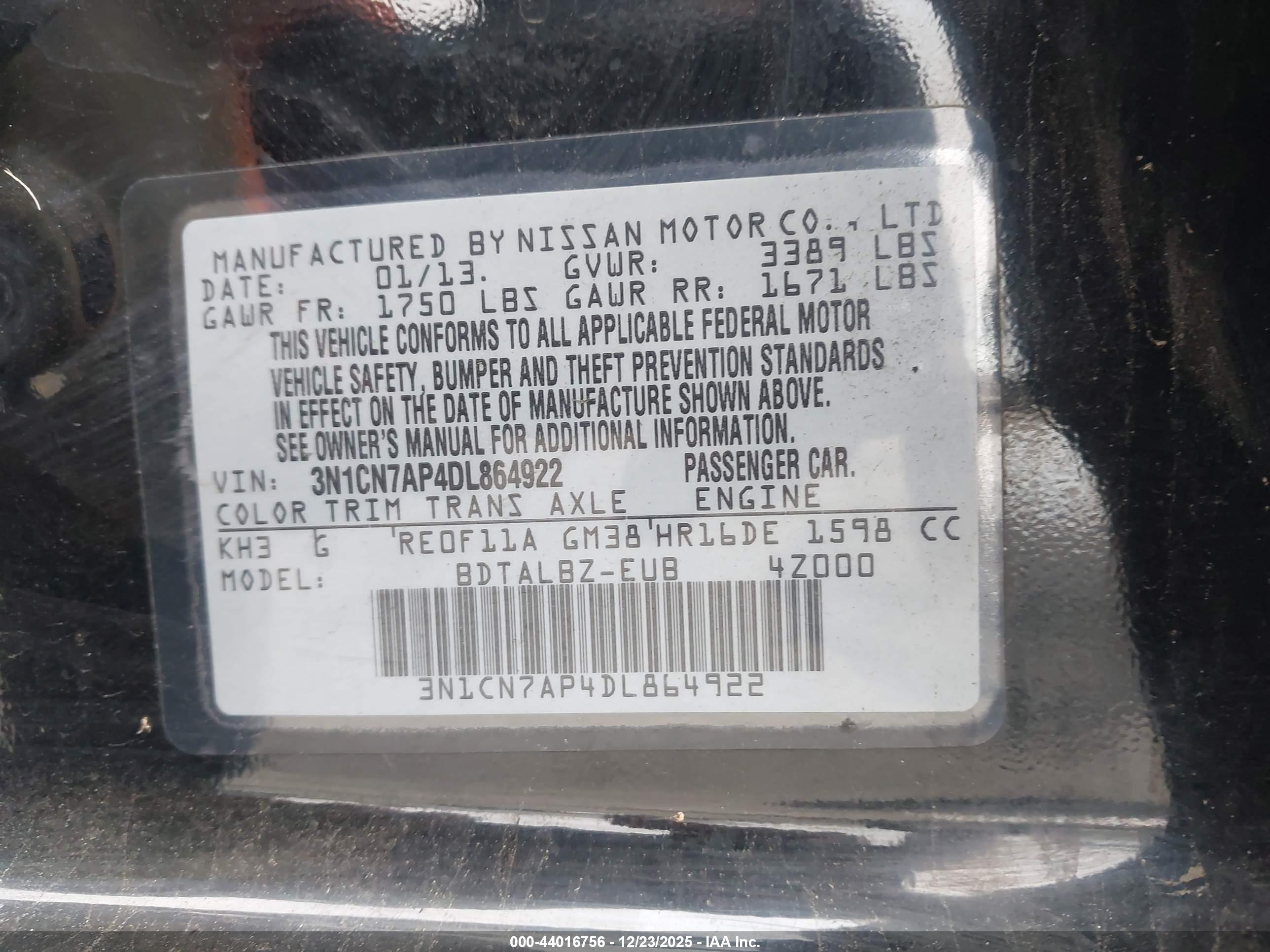 NISSAN VERSA image 9