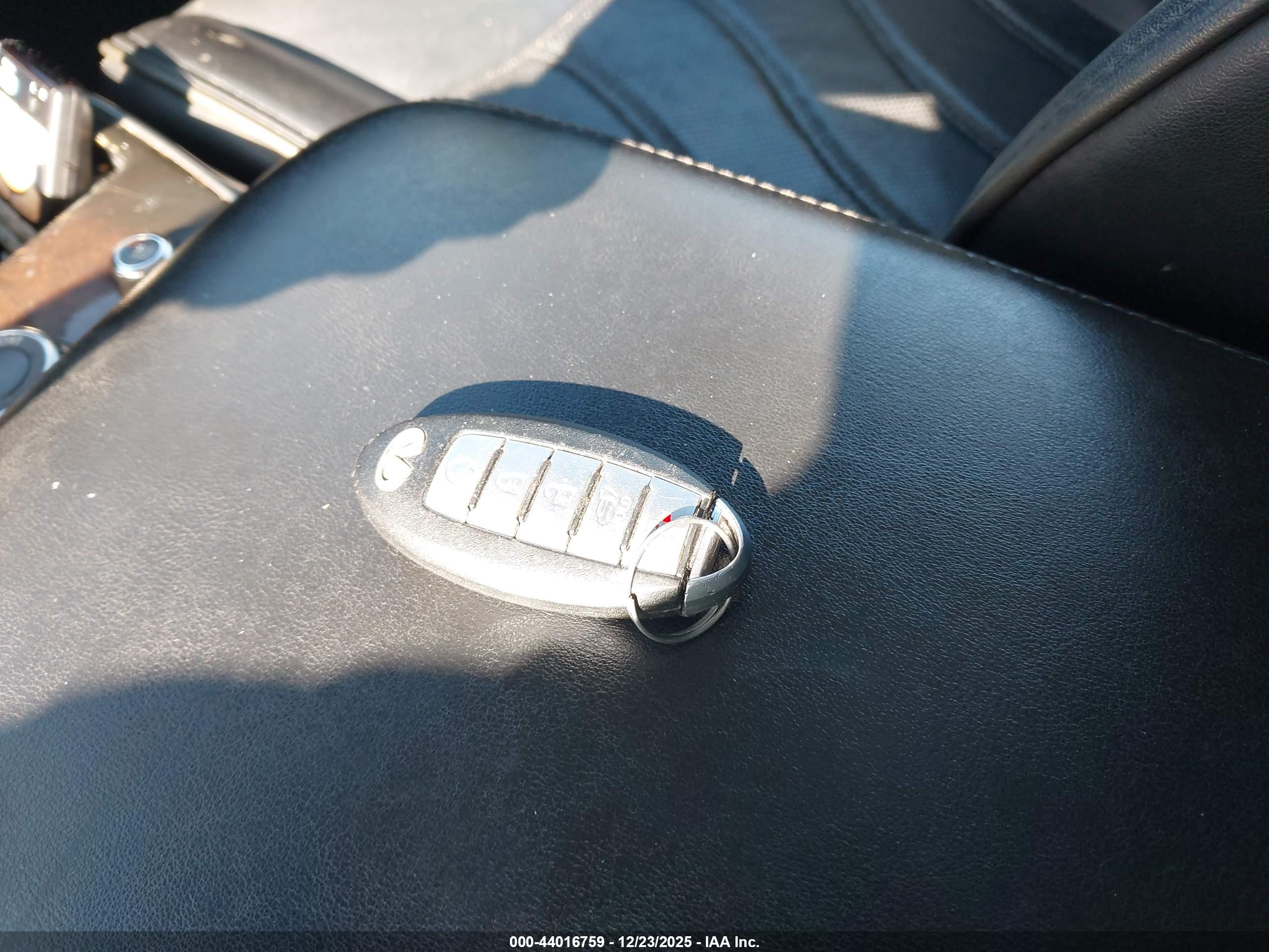INFINITI JX35 image 11