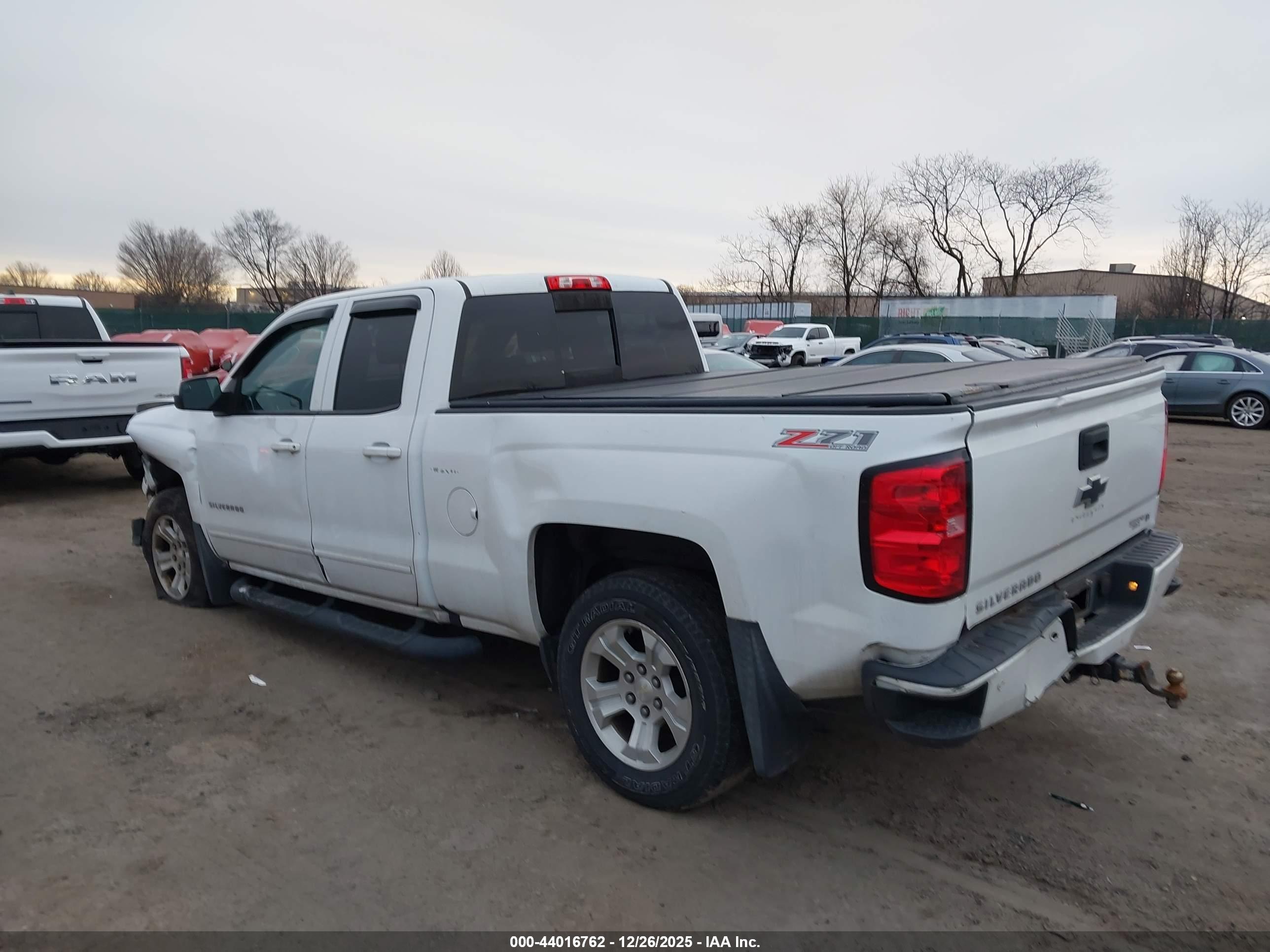 CHEVROLET SILVERADO image 3
