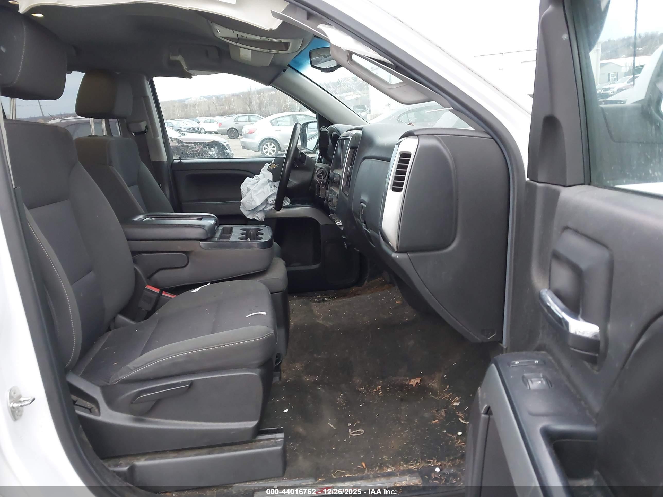 CHEVROLET SILVERADO image 5