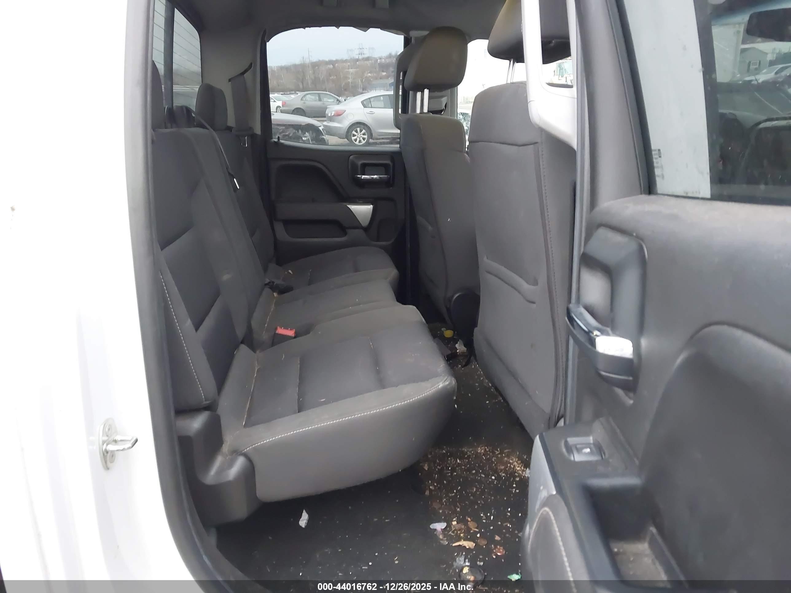CHEVROLET SILVERADO image 8
