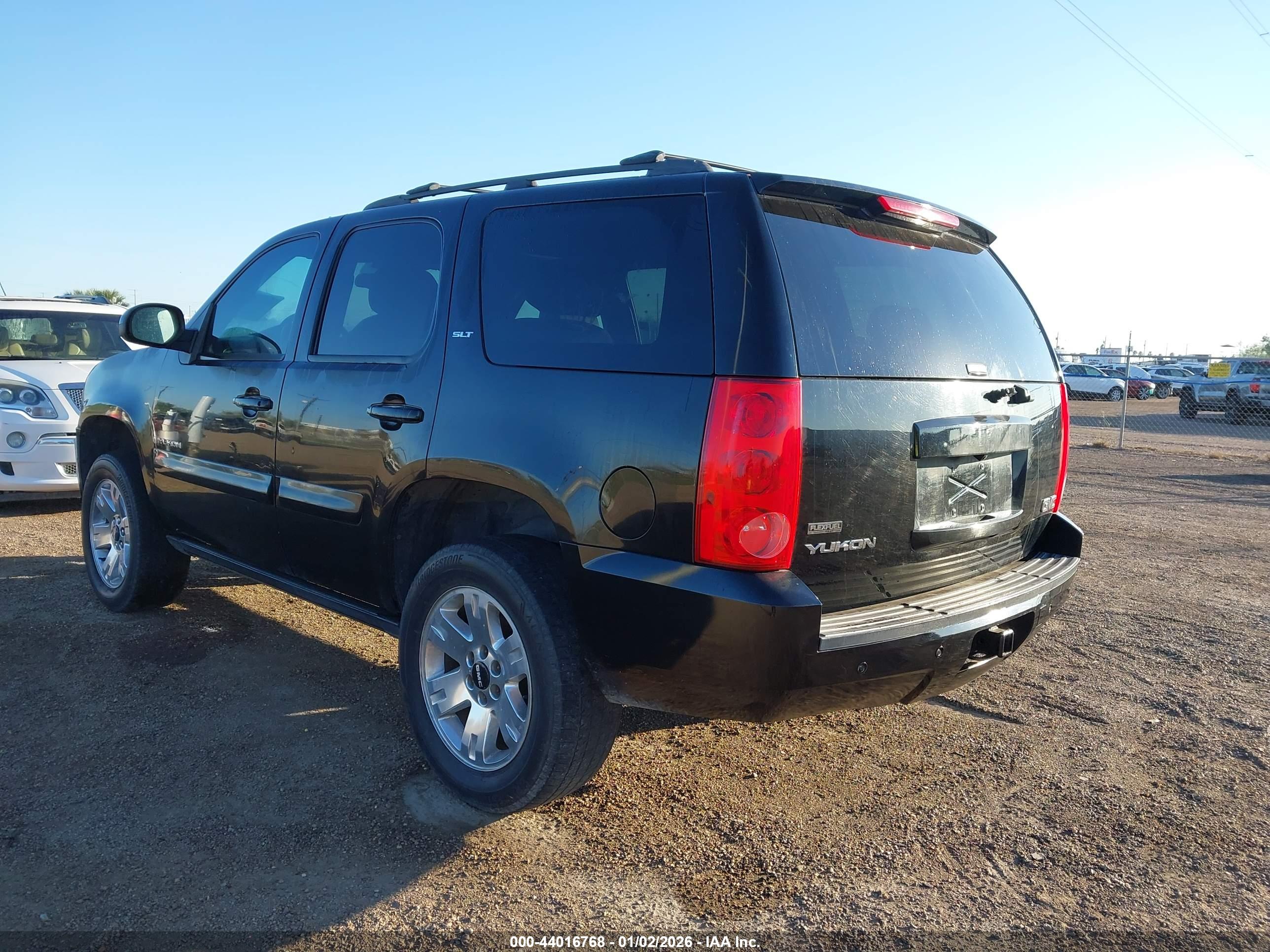 GMC YUKON image 3