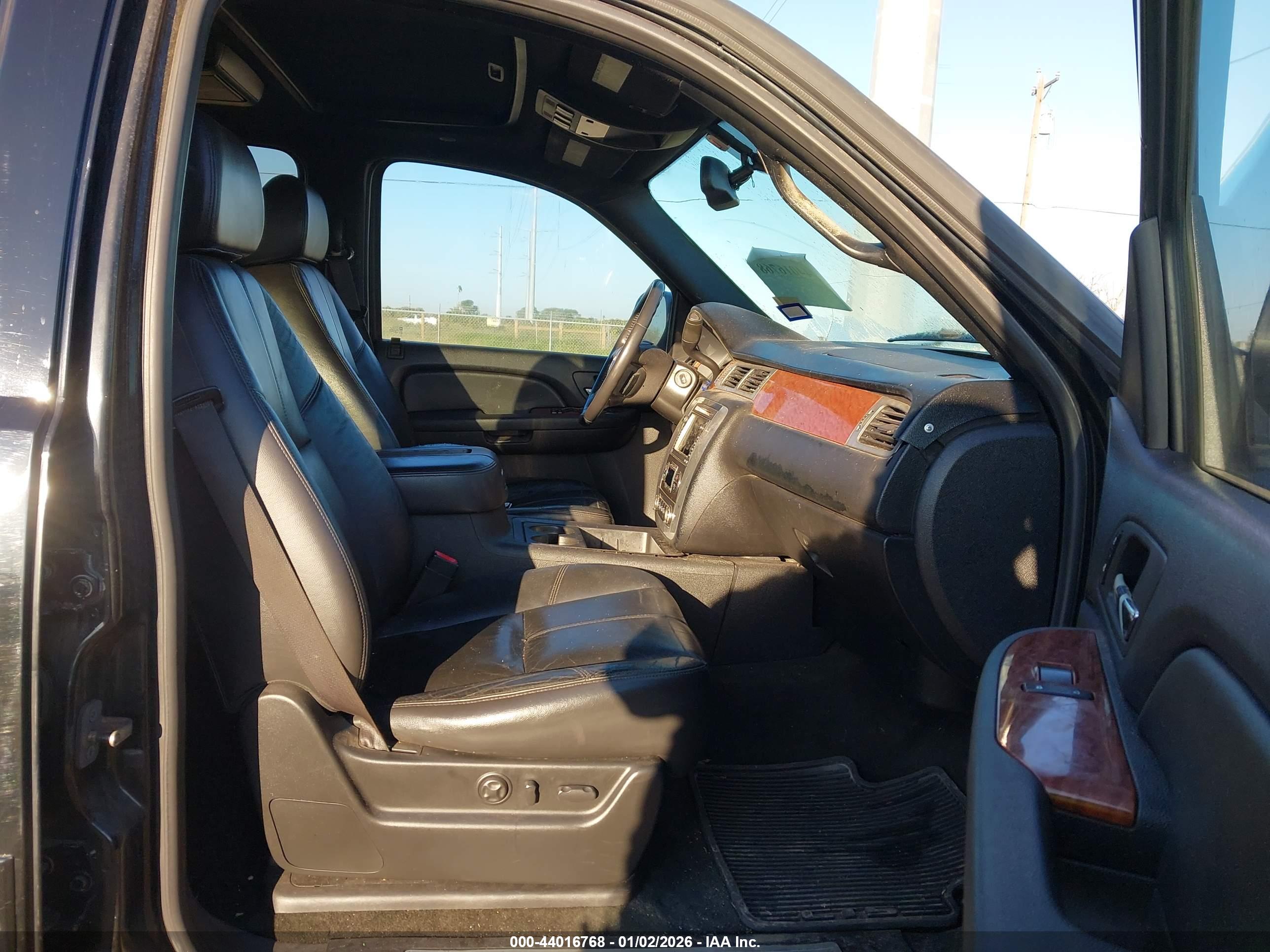 GMC YUKON image 5