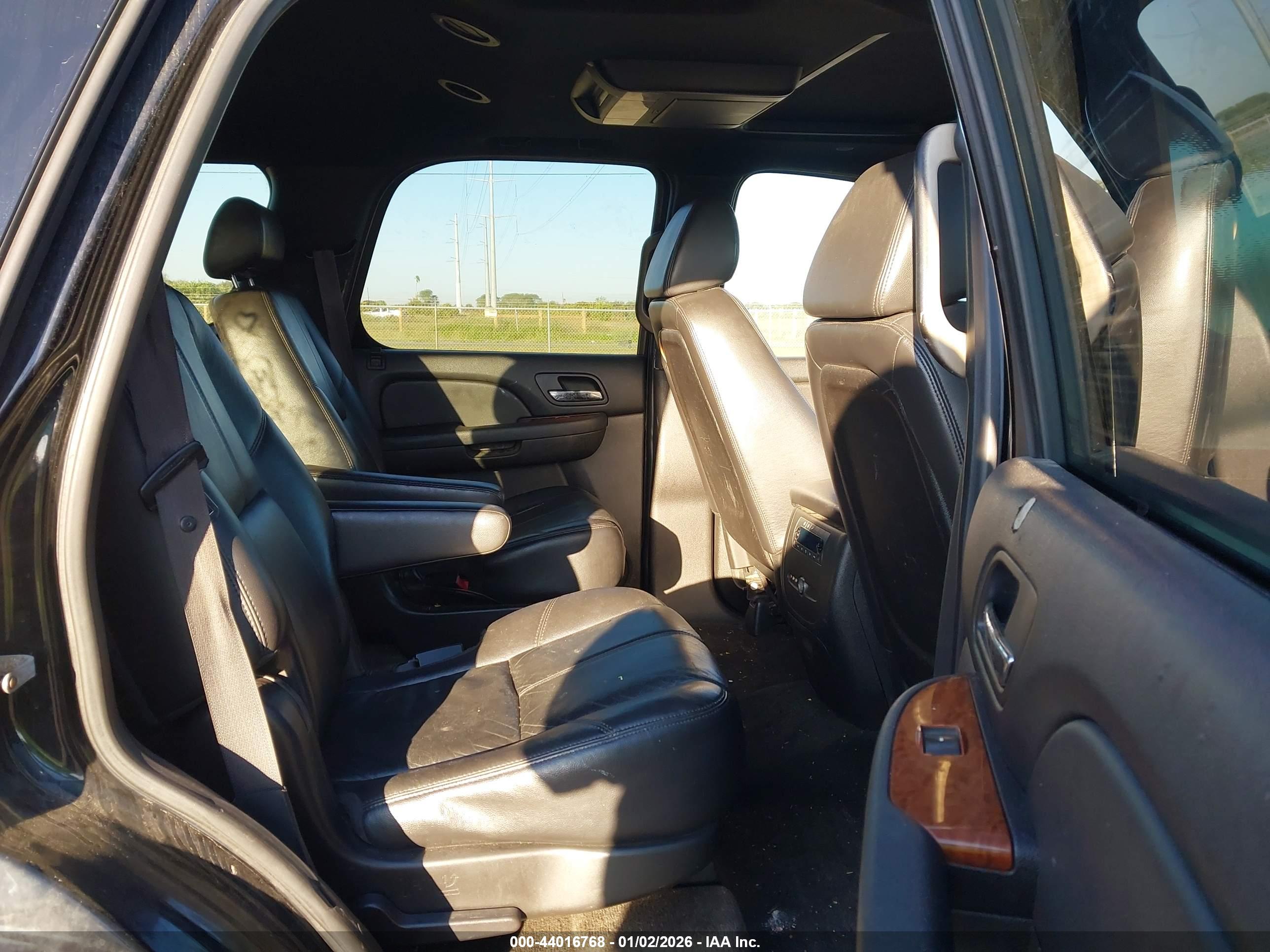 GMC YUKON image 8