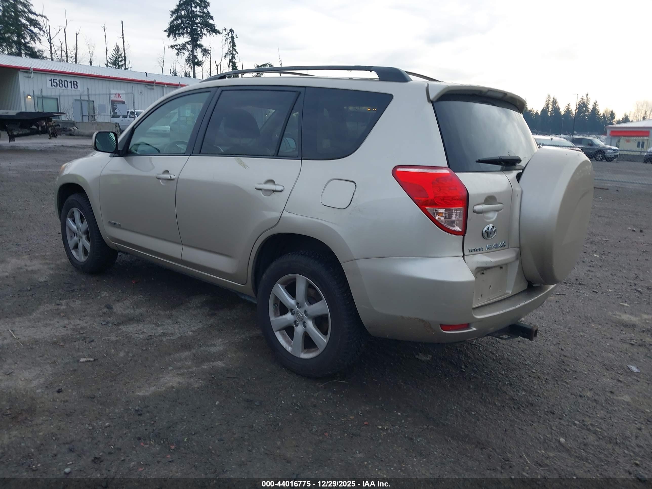TOYOTA RAV4 image 3