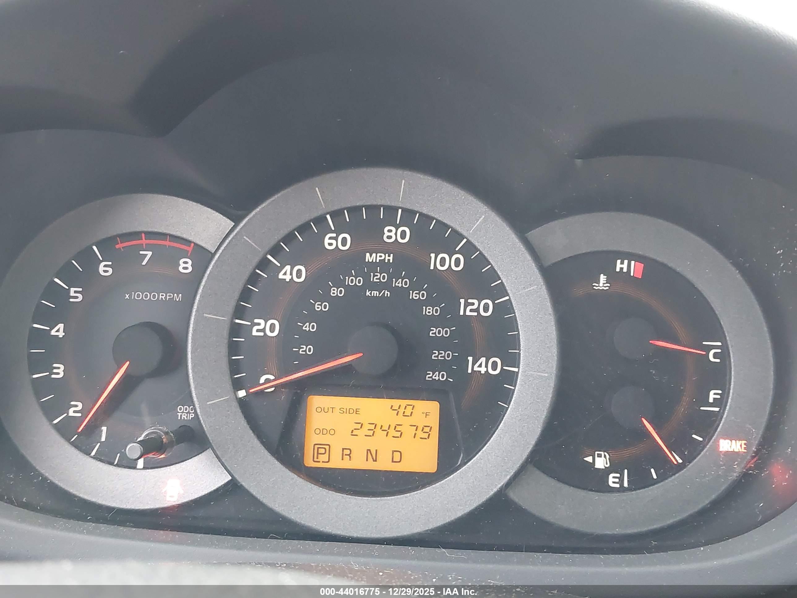 TOYOTA RAV4 image 7