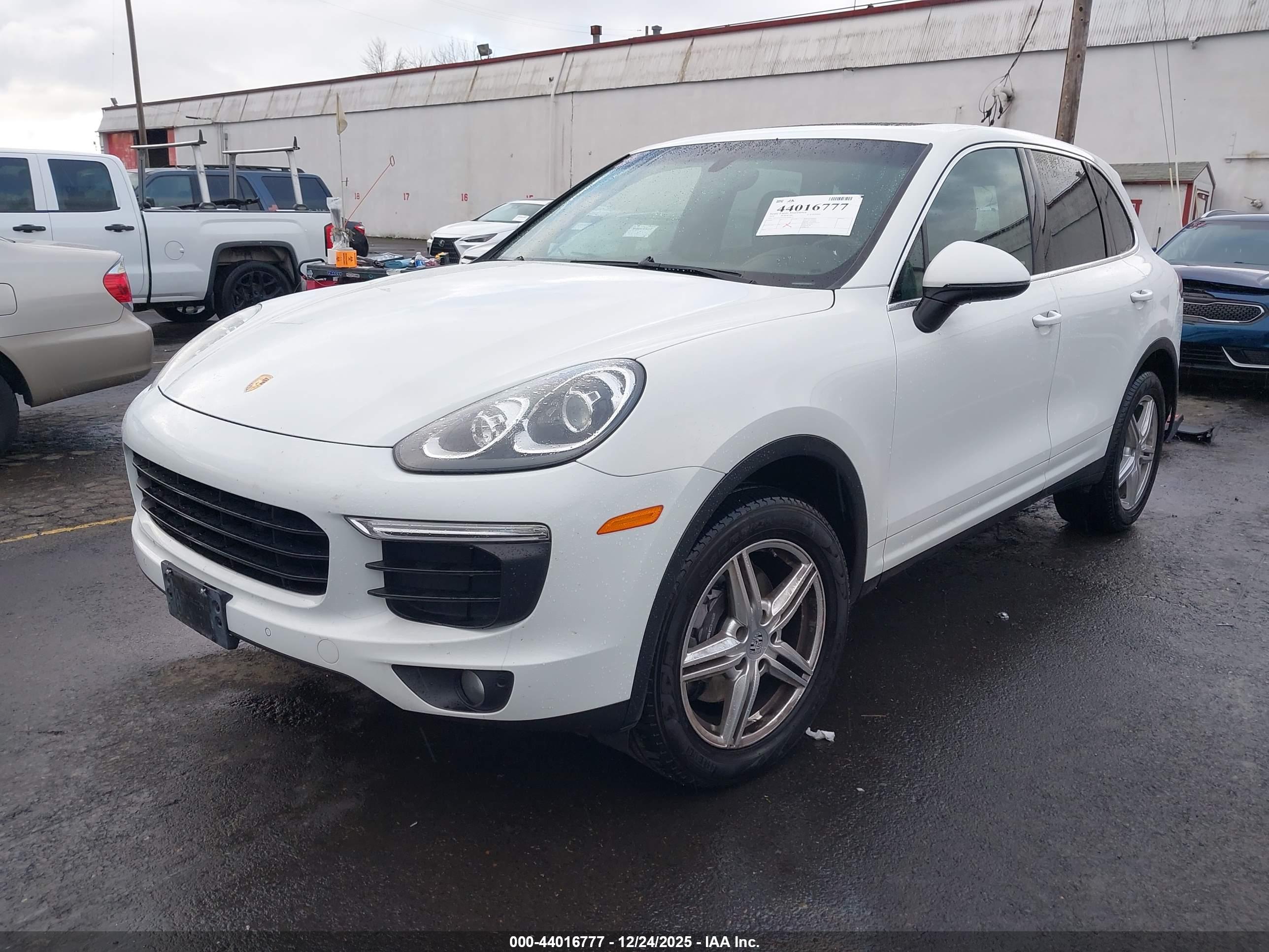 PORSCHE CAYENNE image 2