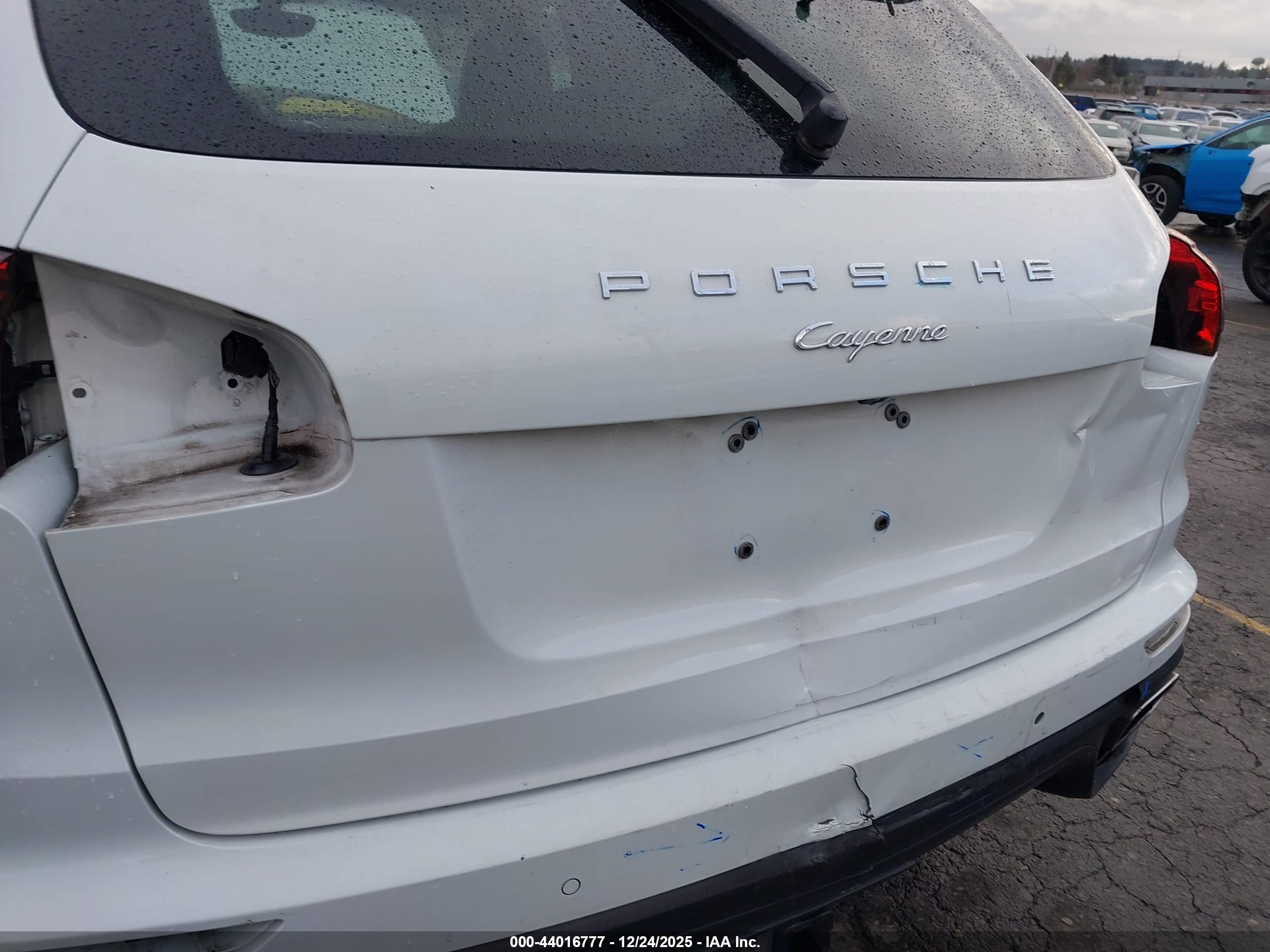 PORSCHE CAYENNE image 6