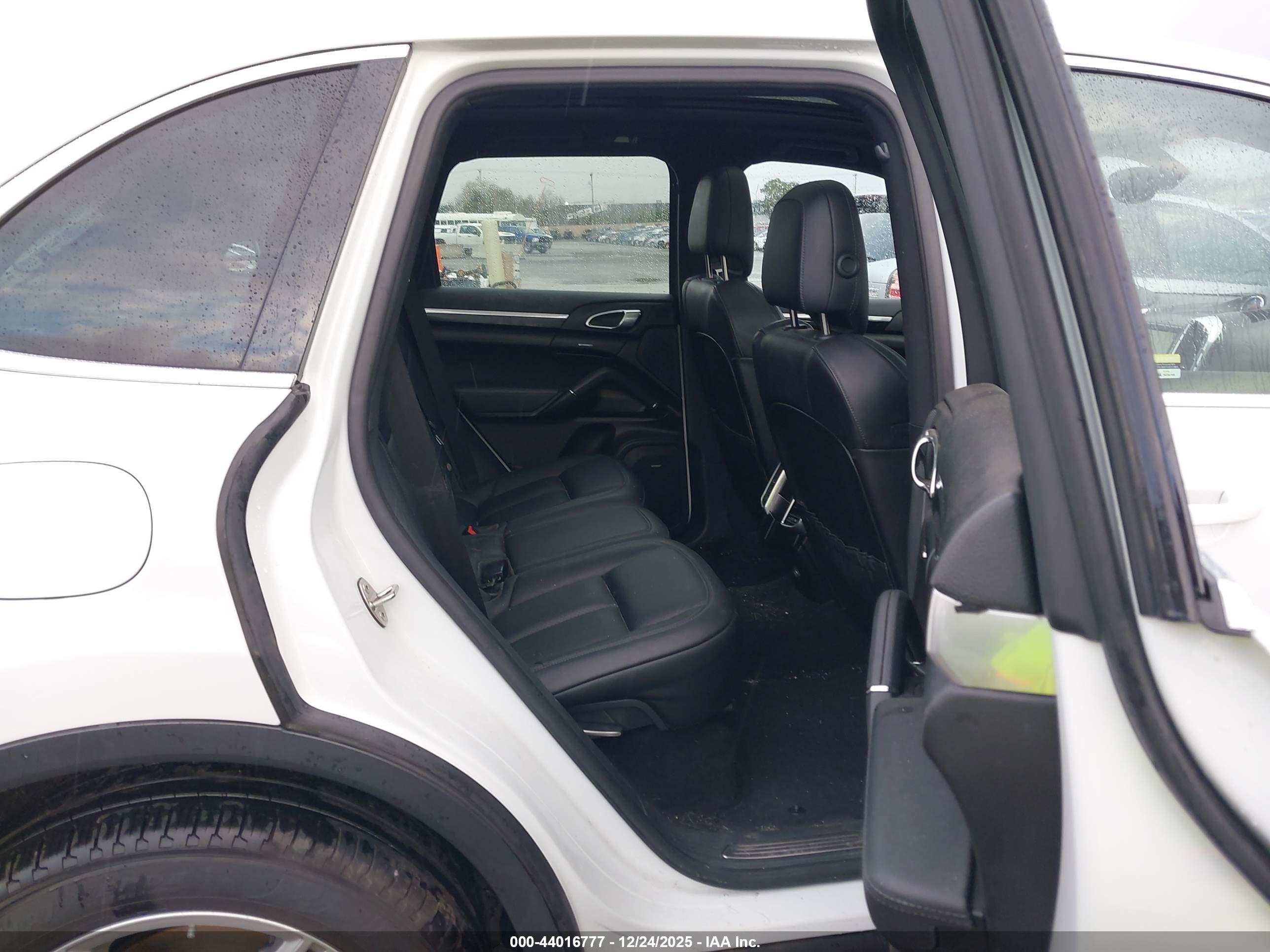 PORSCHE CAYENNE image 8