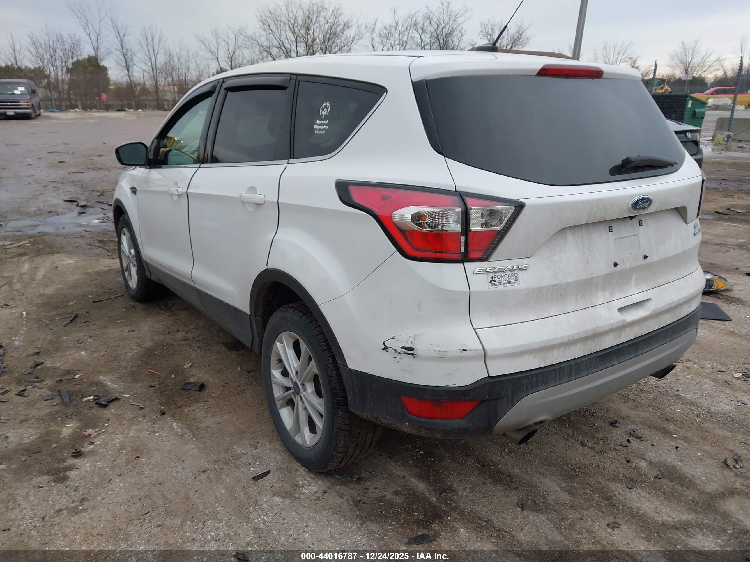 FORD ESCAPE image 3