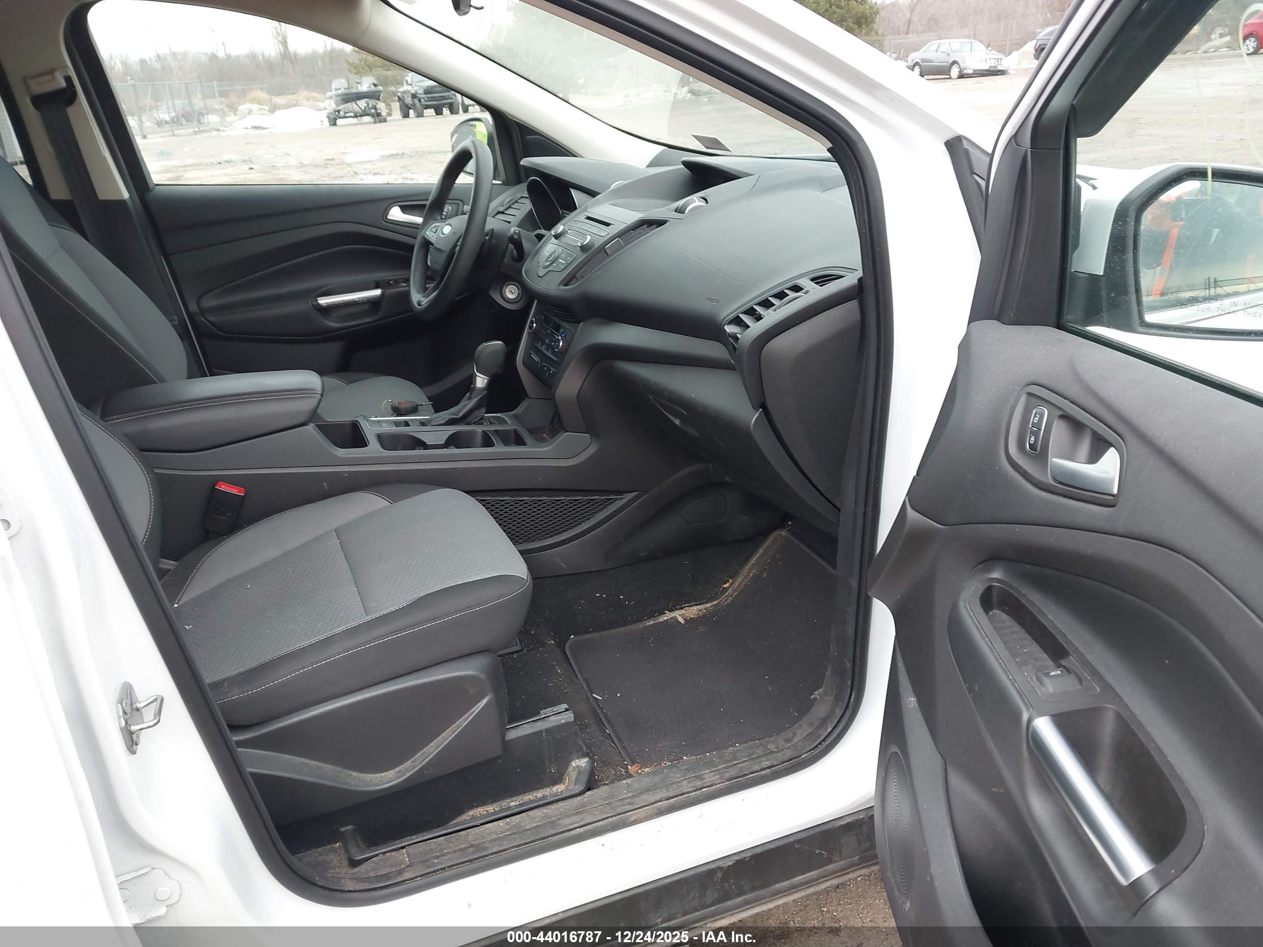 FORD ESCAPE image 5
